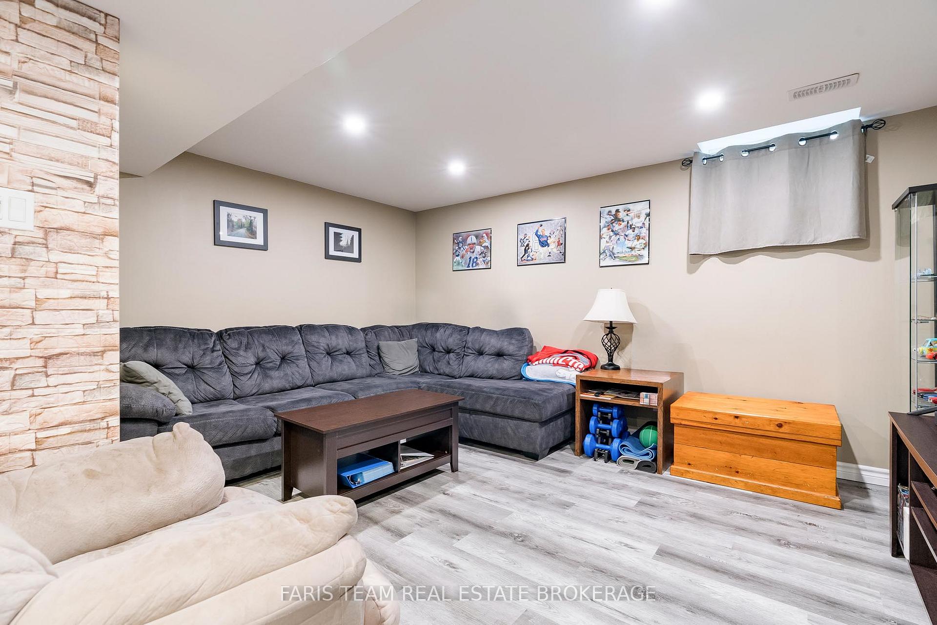 Photo 25 of 113 Ruffet Drive, Barrie, Edgehill Drive — HOMEH