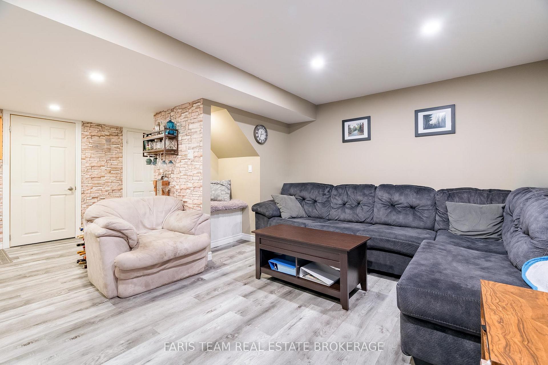 Photo 26 of 113 Ruffet Drive, Barrie, Edgehill Drive — HOMEH