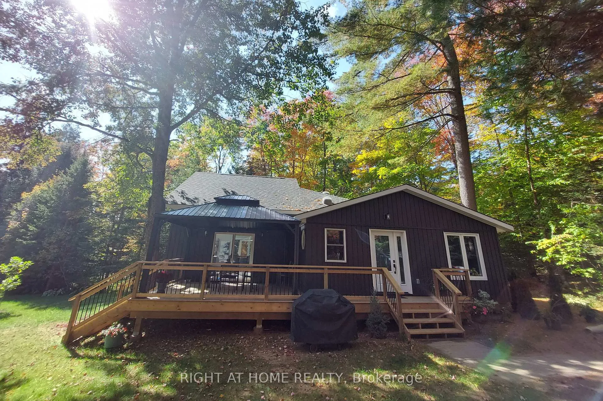 Photo 18 of 1353 Sherwood Forest Road, Bracebridge, Oakley — HOMEH