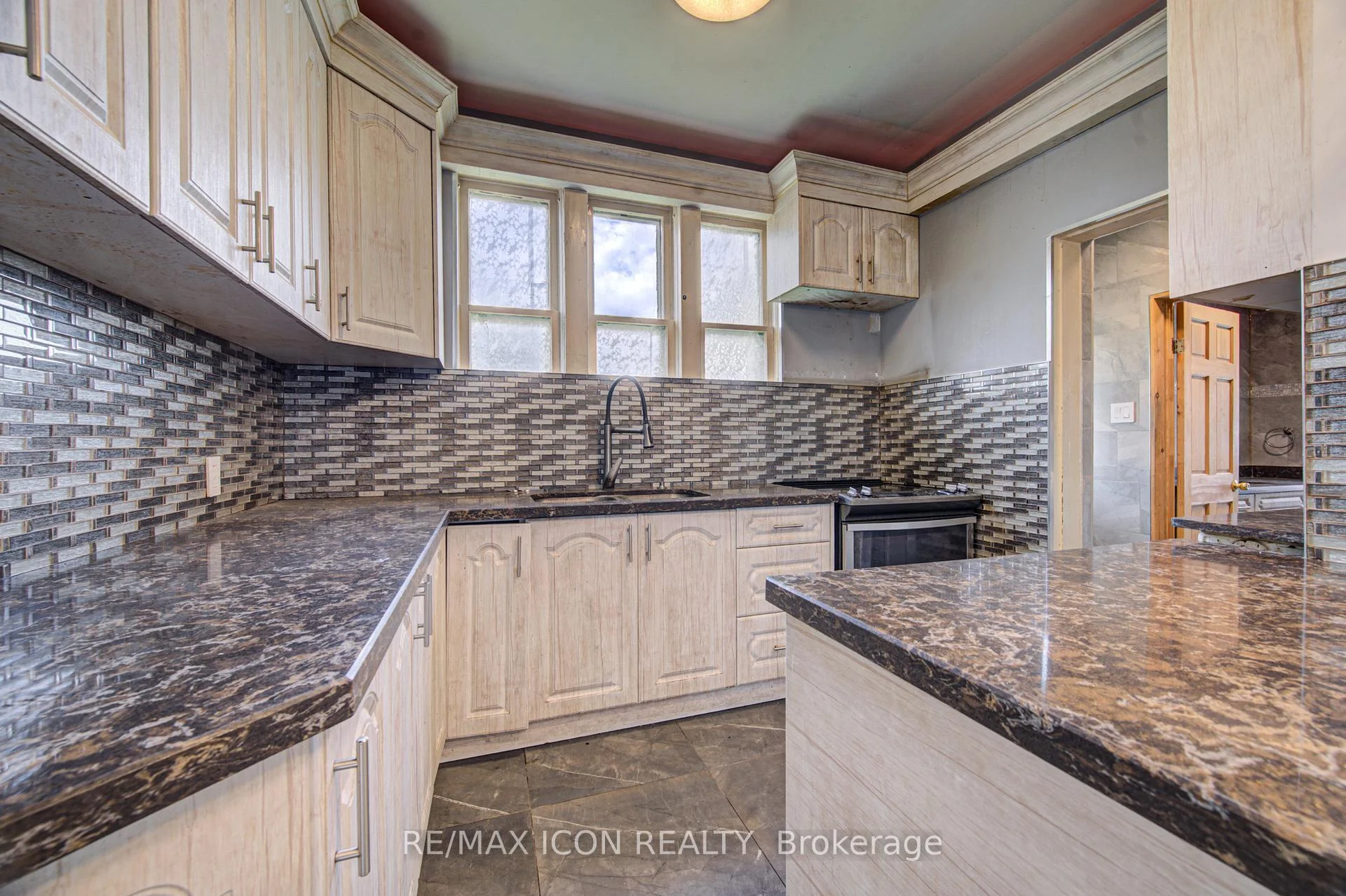 Photo 20 of 59 Irvin Street, Kitchener, Auditorium — HOMEH