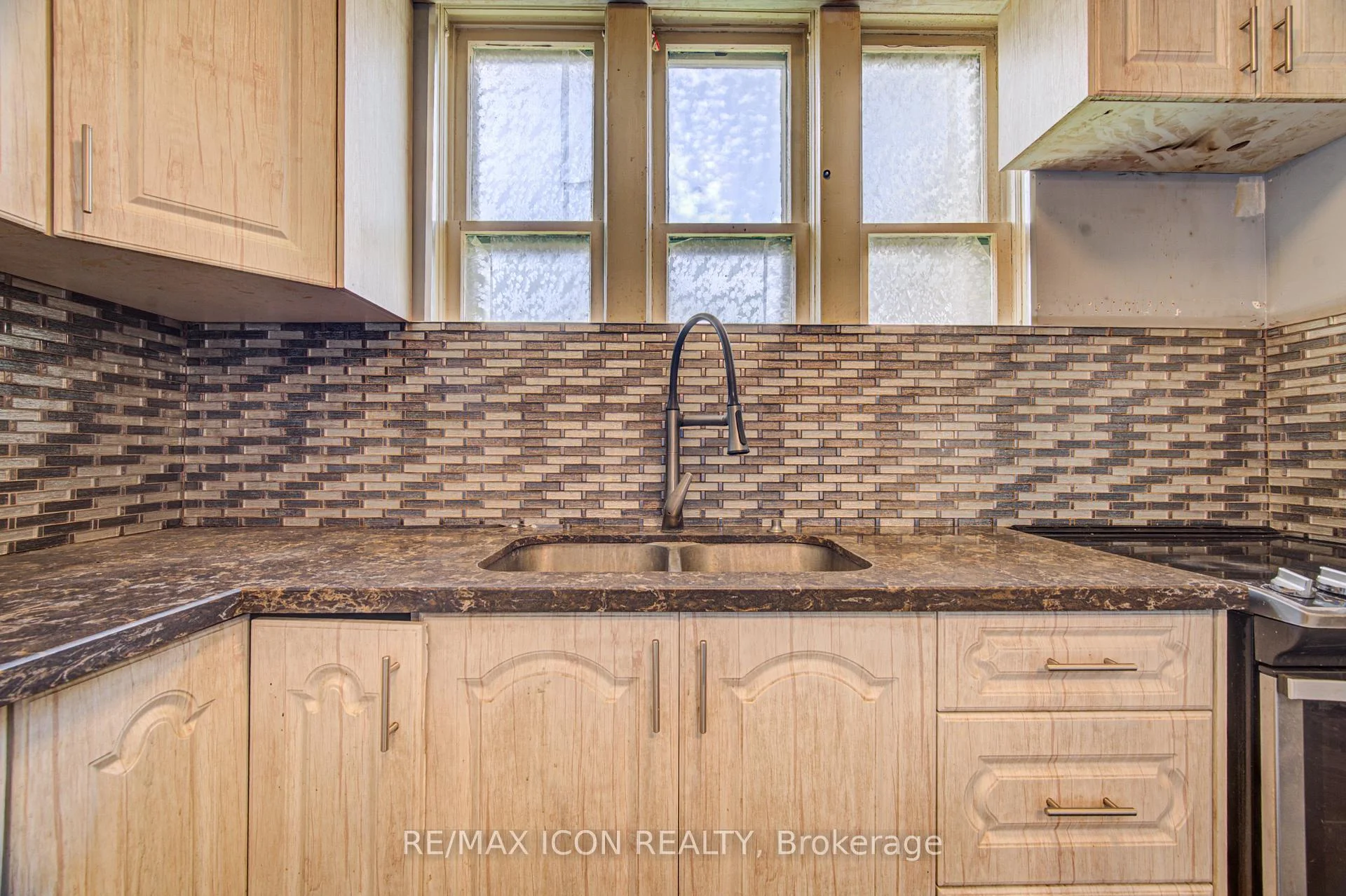 Photo 22 of 59 Irvin Street, Kitchener, Auditorium — HOMEH