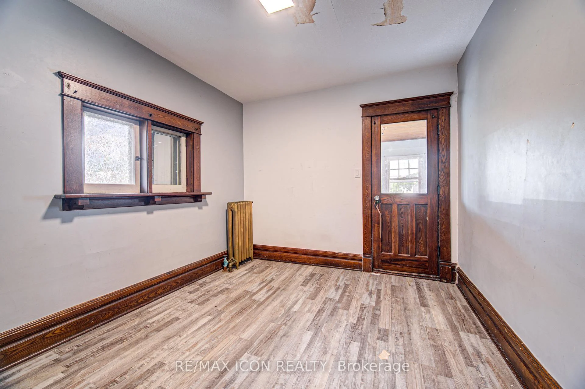 Photo 32 of 59 Irvin Street, Kitchener, Auditorium — HOMEH