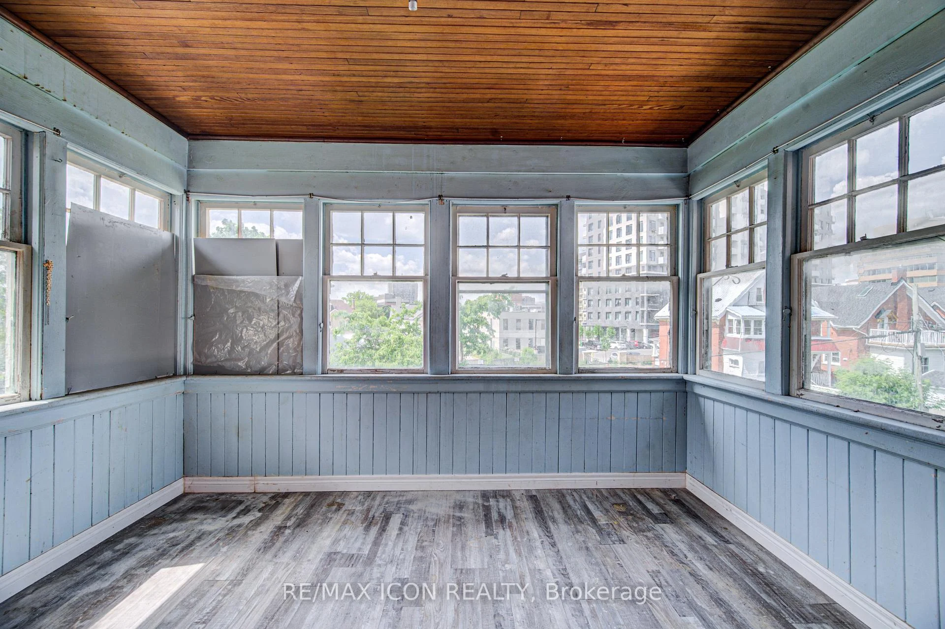 Photo 33 of 59 Irvin Street, Kitchener, Auditorium — HOMEH