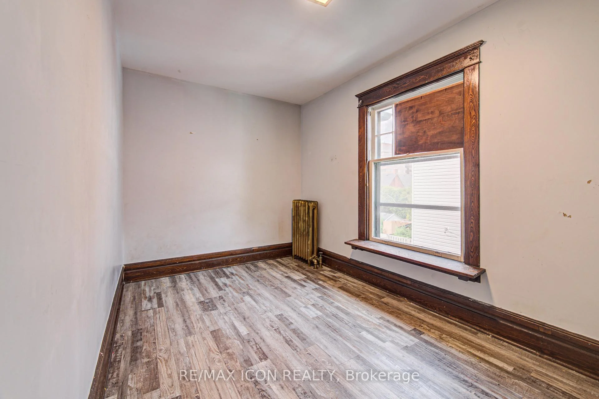 Photo 37 of 59 Irvin Street, Kitchener, Auditorium — HOMEH