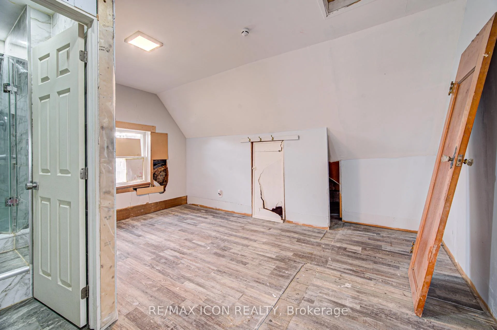 Photo 39 of 59 Irvin Street, Kitchener, Auditorium — HOMEH
