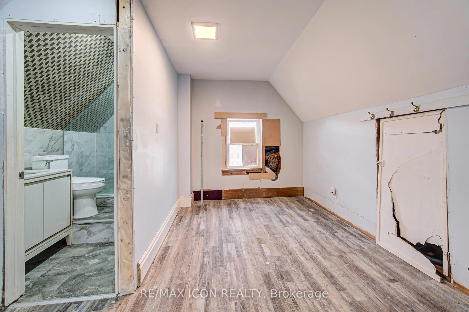 Photo 40 of 59 Irvin Street, Kitchener, Auditorium — HOMEH