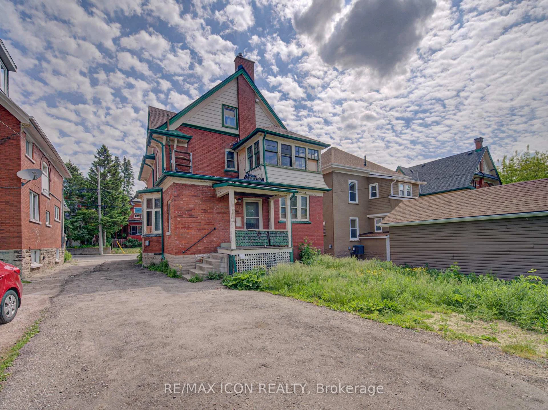 Photo 46 of 59 Irvin Street, Kitchener, Auditorium — HOMEH