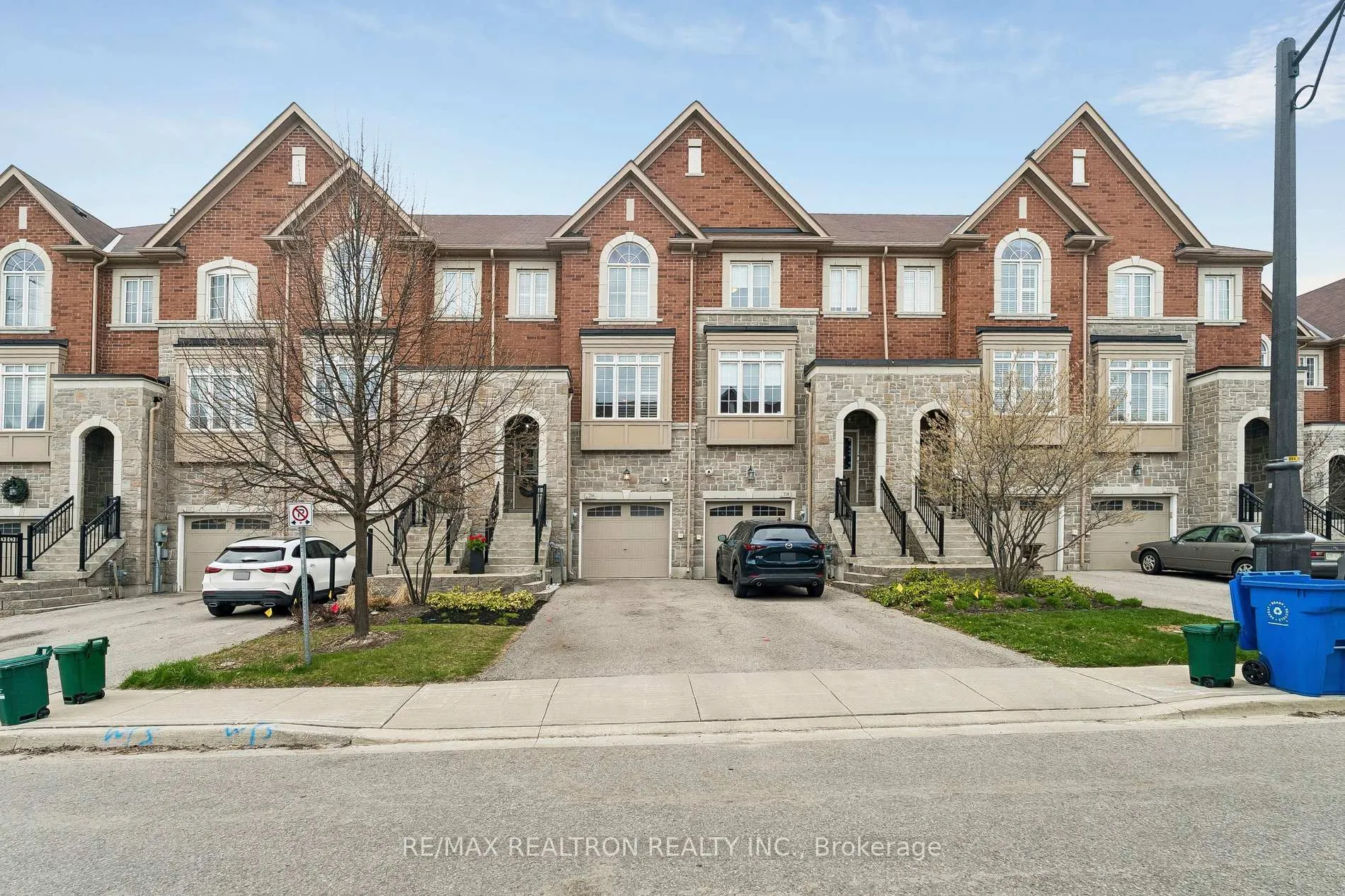 Front of 216 Appleton Court