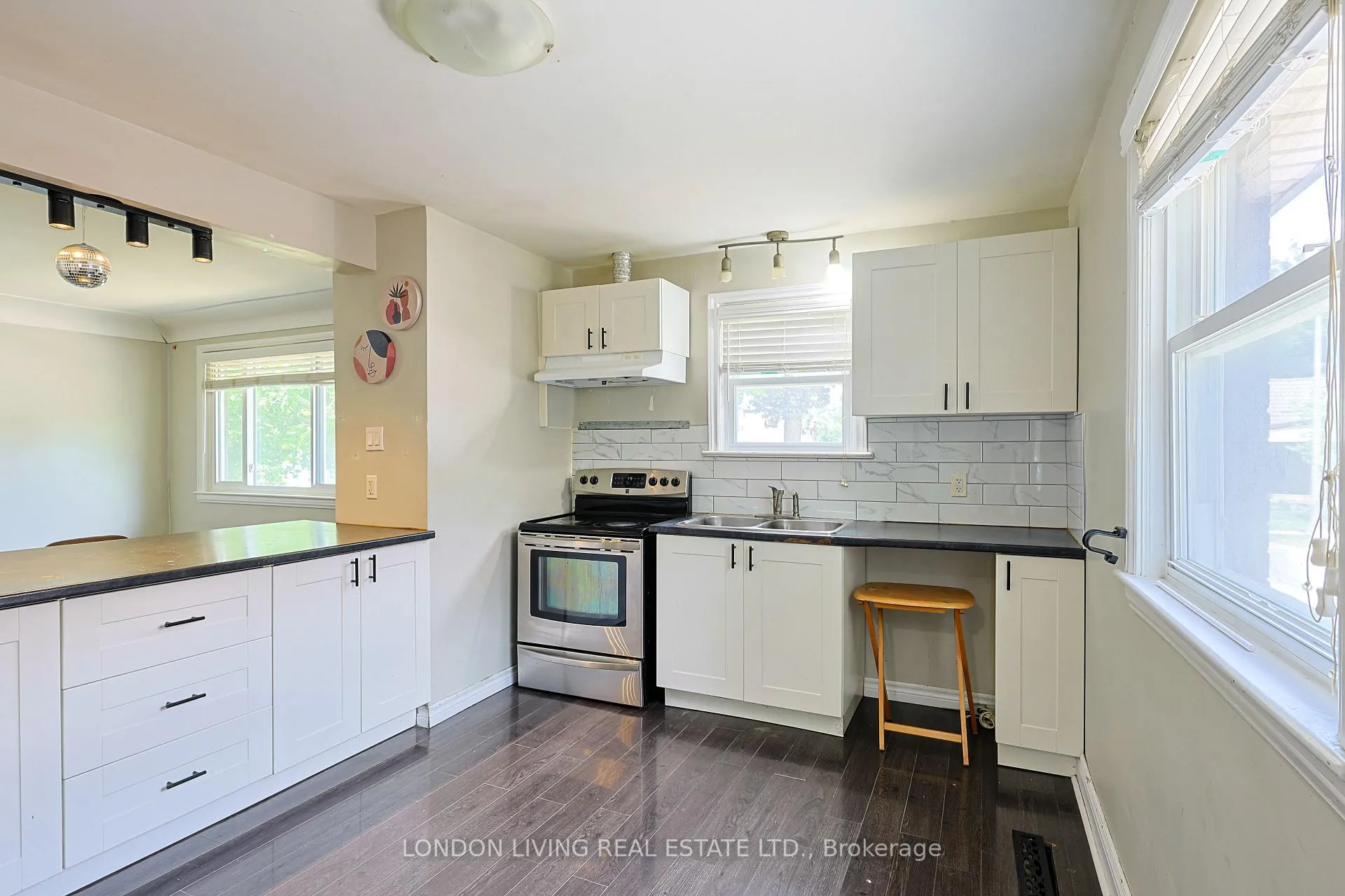 Photo 5 of 15 Heather Crescent, London, East N — HOMEH