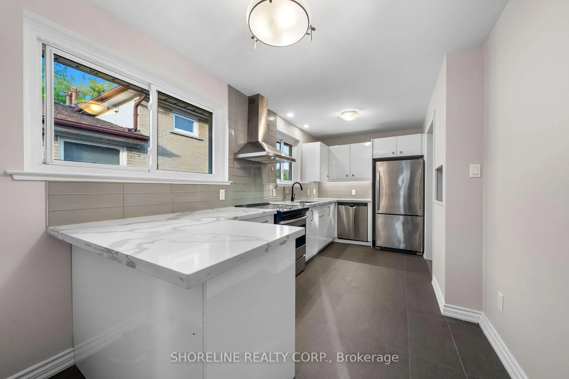 Photo 4 of Unit Upper, 608 Raphael Avenue, Mississauga, Mineola — HOMEH