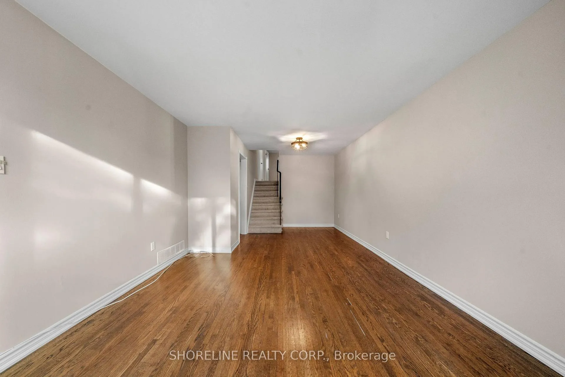 Photo 9 of Unit Upper, 608 Raphael Avenue, Mississauga, Mineola — HOMEH