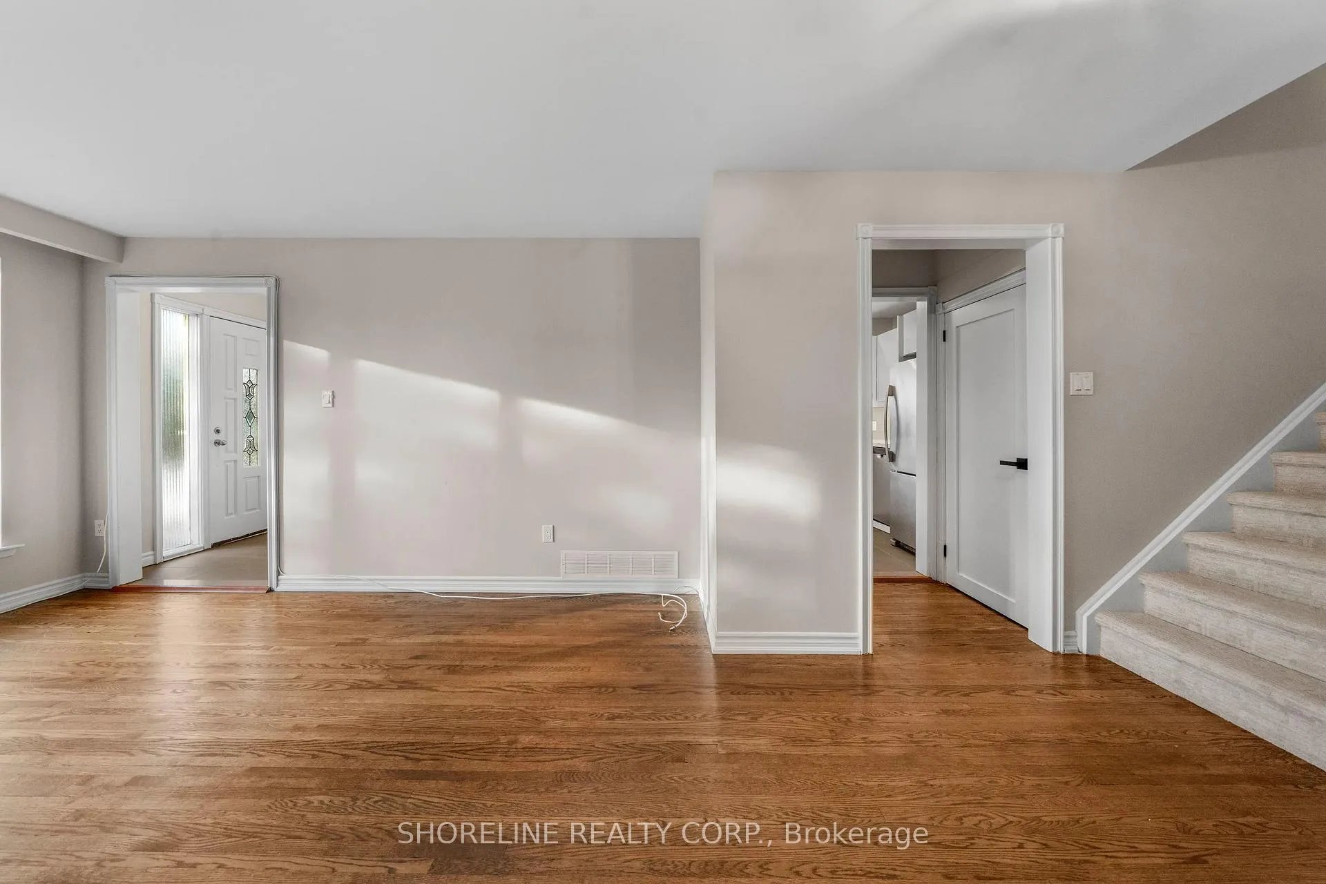 Photo 11 of Unit Upper, 608 Raphael Avenue, Mississauga, Mineola — HOMEH