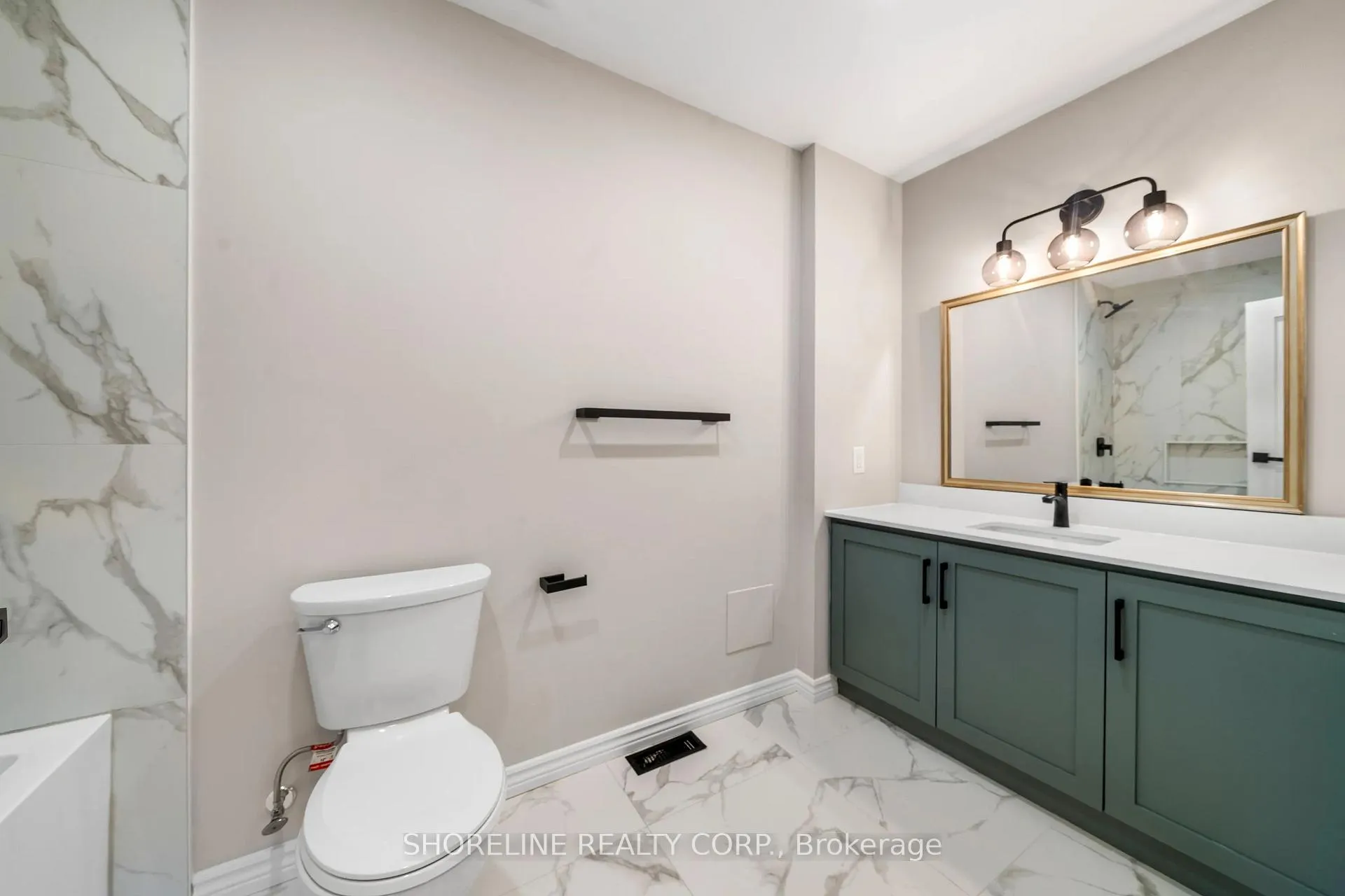 Photo 16 of Unit Upper, 608 Raphael Avenue, Mississauga, Mineola — HOMEH