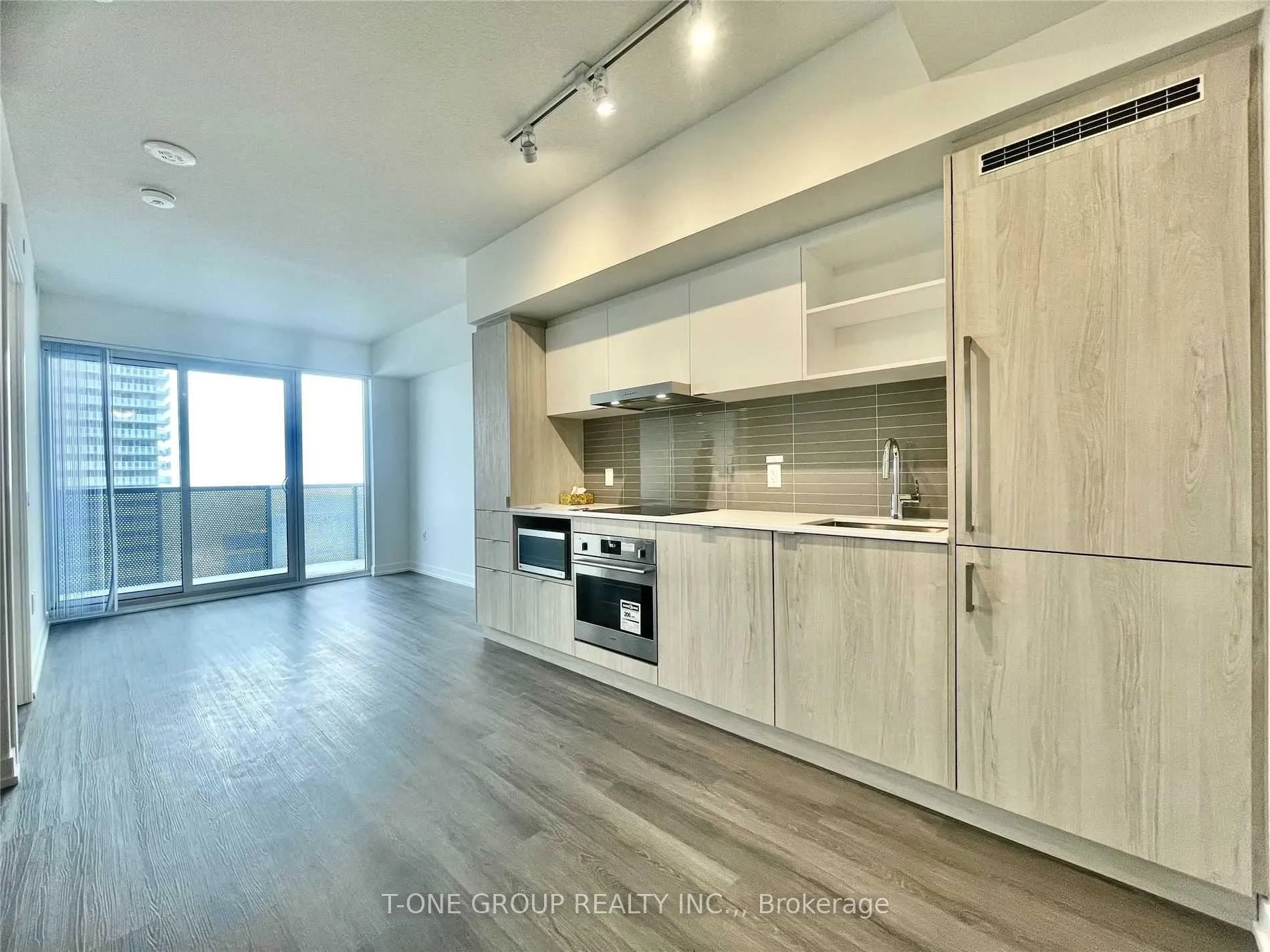 Photo 1 of 138 Downes Street, Toronto, Waterfront Communities — HOMEH