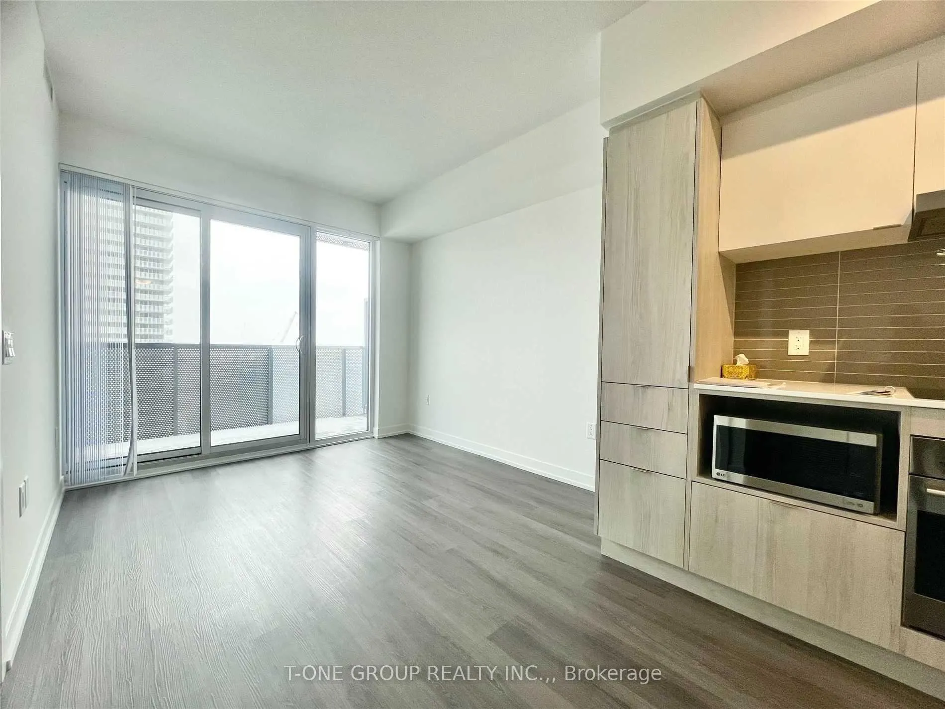 Photo 2 of 138 Downes Street, Toronto, Waterfront Communities — HOMEH