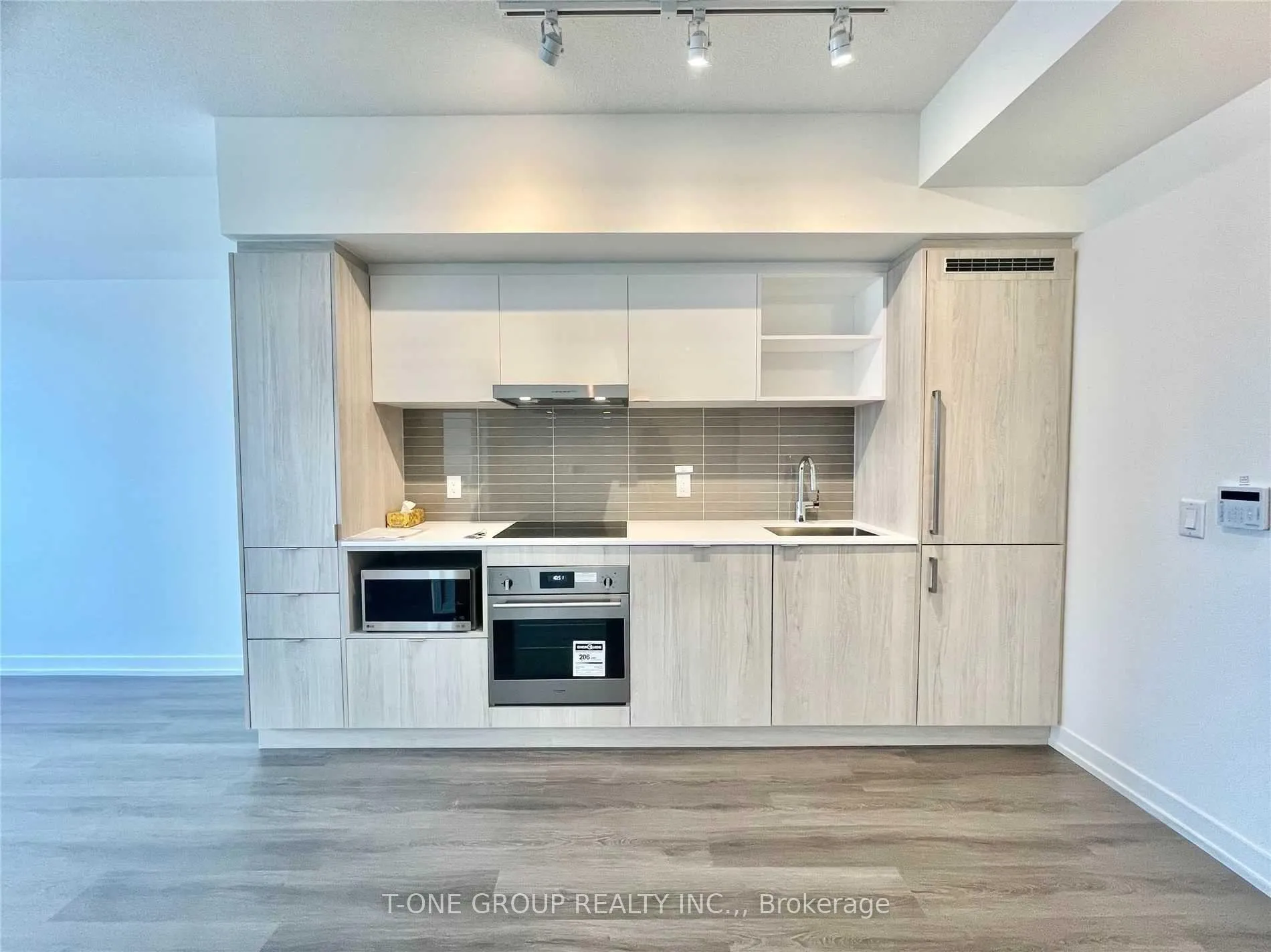 Photo 3 of 138 Downes Street, Toronto, Waterfront Communities — HOMEH