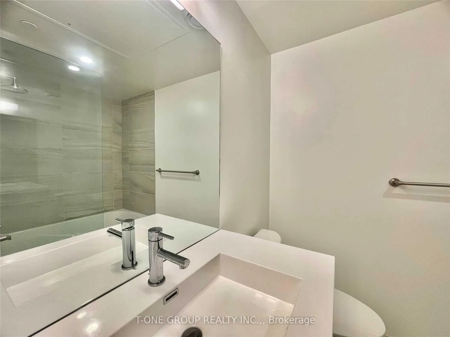 Photo 7 of 138 Downes Street, Toronto, Waterfront Communities — HOMEH