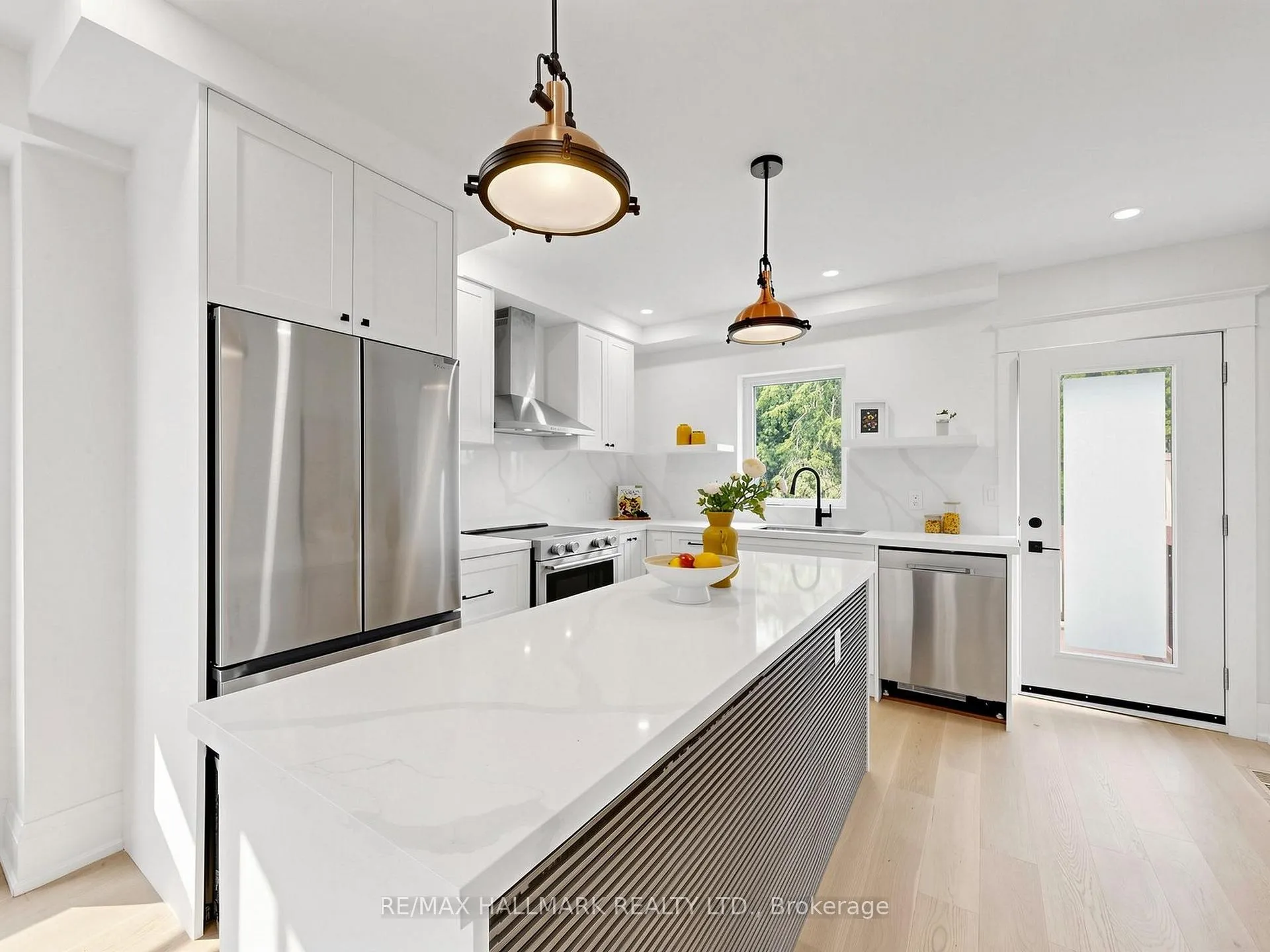 Photo 4 of 44 Queensdale Avenue, Toronto, Danforth Village-East York — HOMEH