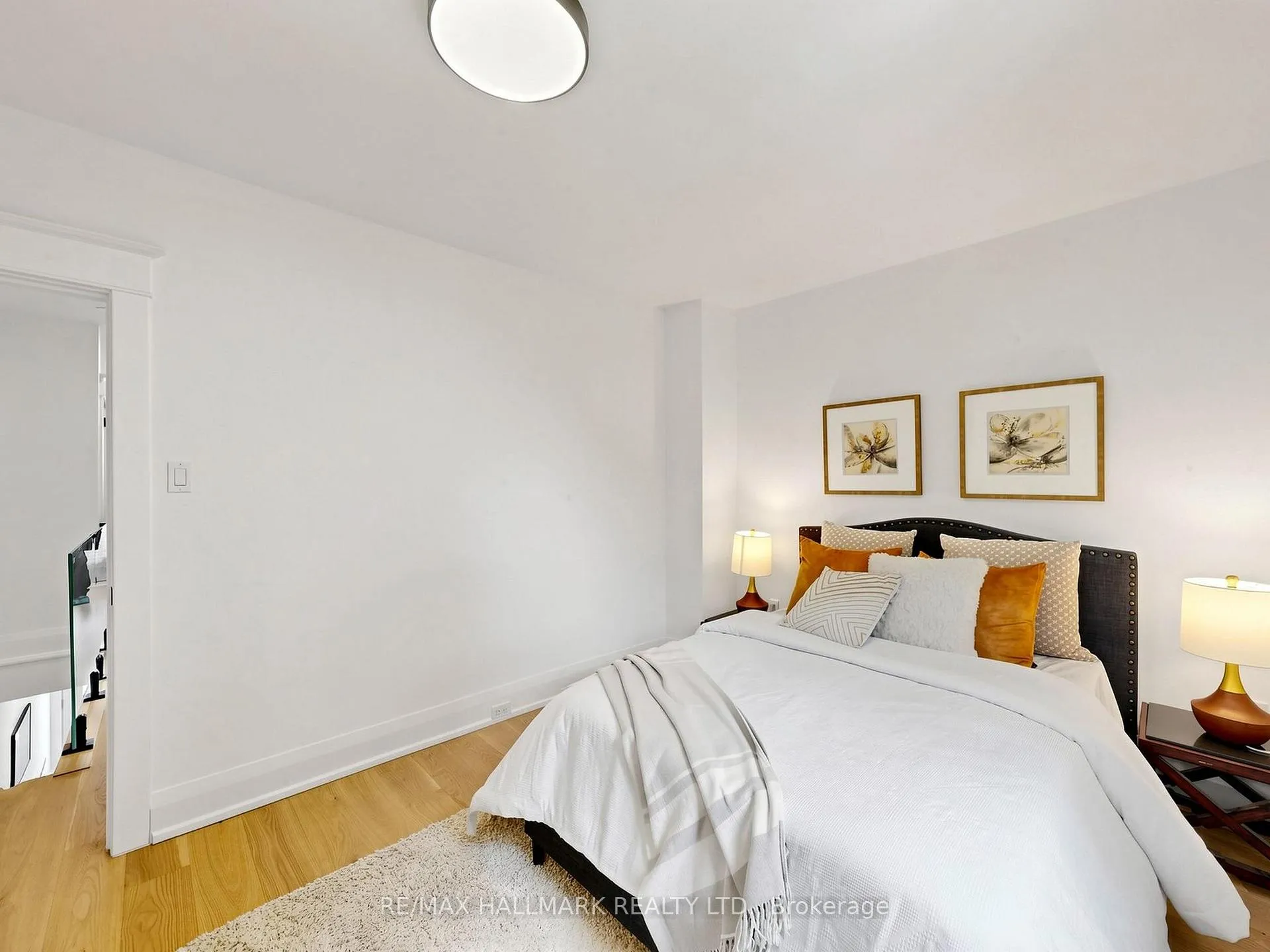 Photo 10 of 44 Queensdale Avenue, Toronto, Danforth Village-East York — HOMEH