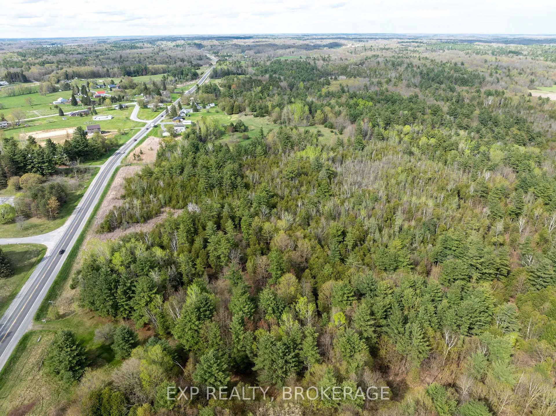 Photo 5 of 7666 Highway 38 Road, Frontenac, Frontenac South — HOMEH