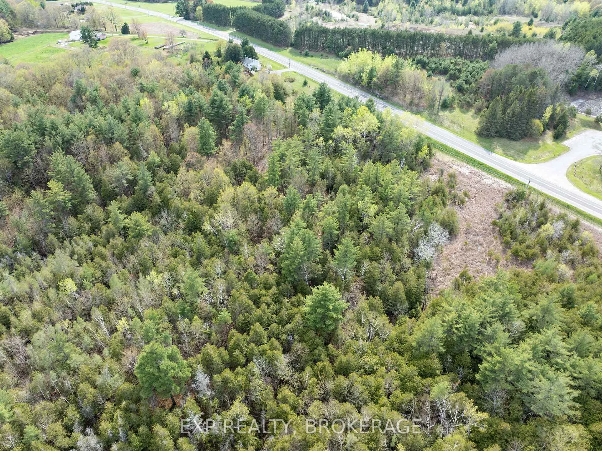 Photo 12 of 7666 Highway 38 Road, Frontenac, Frontenac South — HOMEH