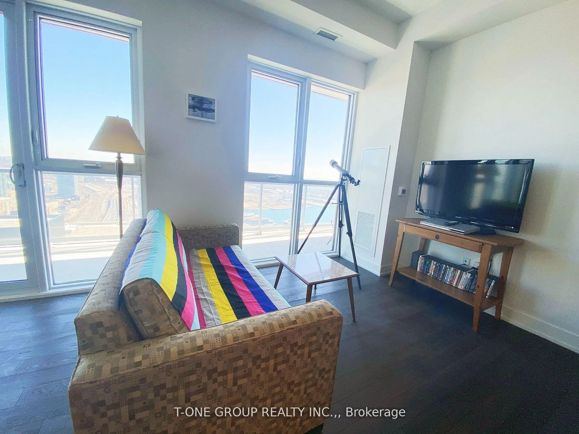 Photo 5 of Unit 4206, 15 Lower Jarvis Street, Toronto, Waterfront Communities — HOMEH