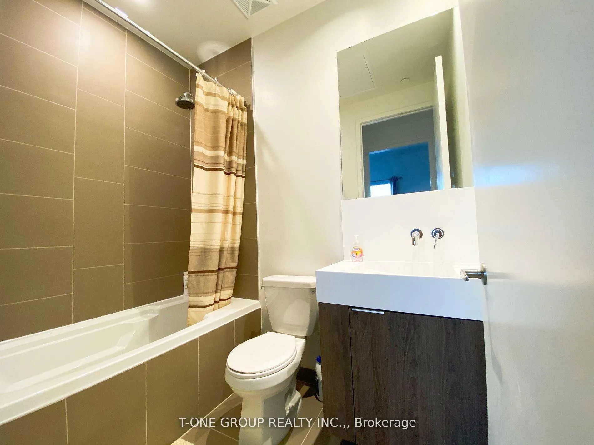 Photo 12 of Unit 4206, 15 Lower Jarvis Street, Toronto, Waterfront Communities — HOMEH