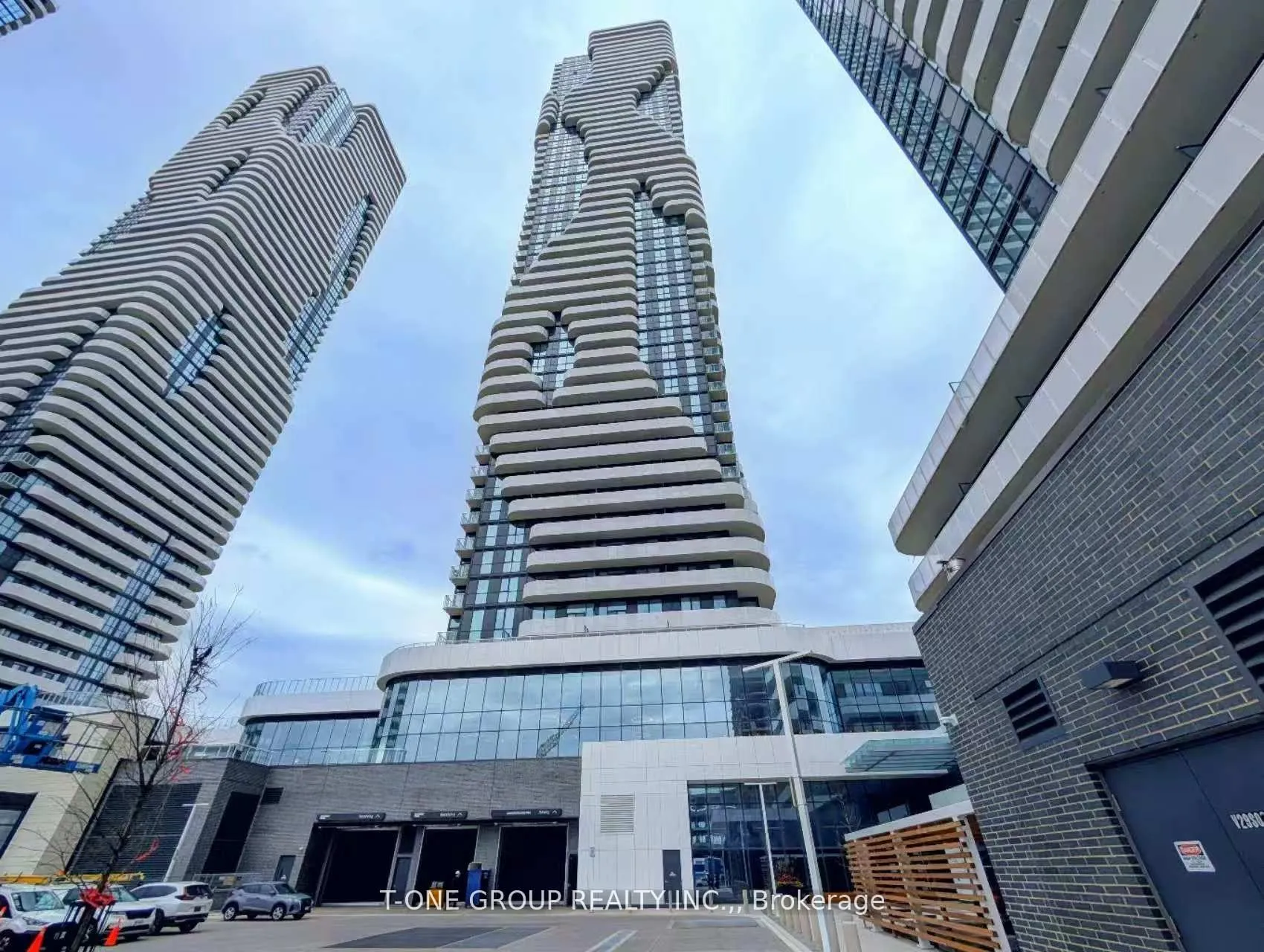 Photo 1 of Unit 2515, 8 Interchange Way, Vaughan, Vaughan Corporate Centre — HOMEH