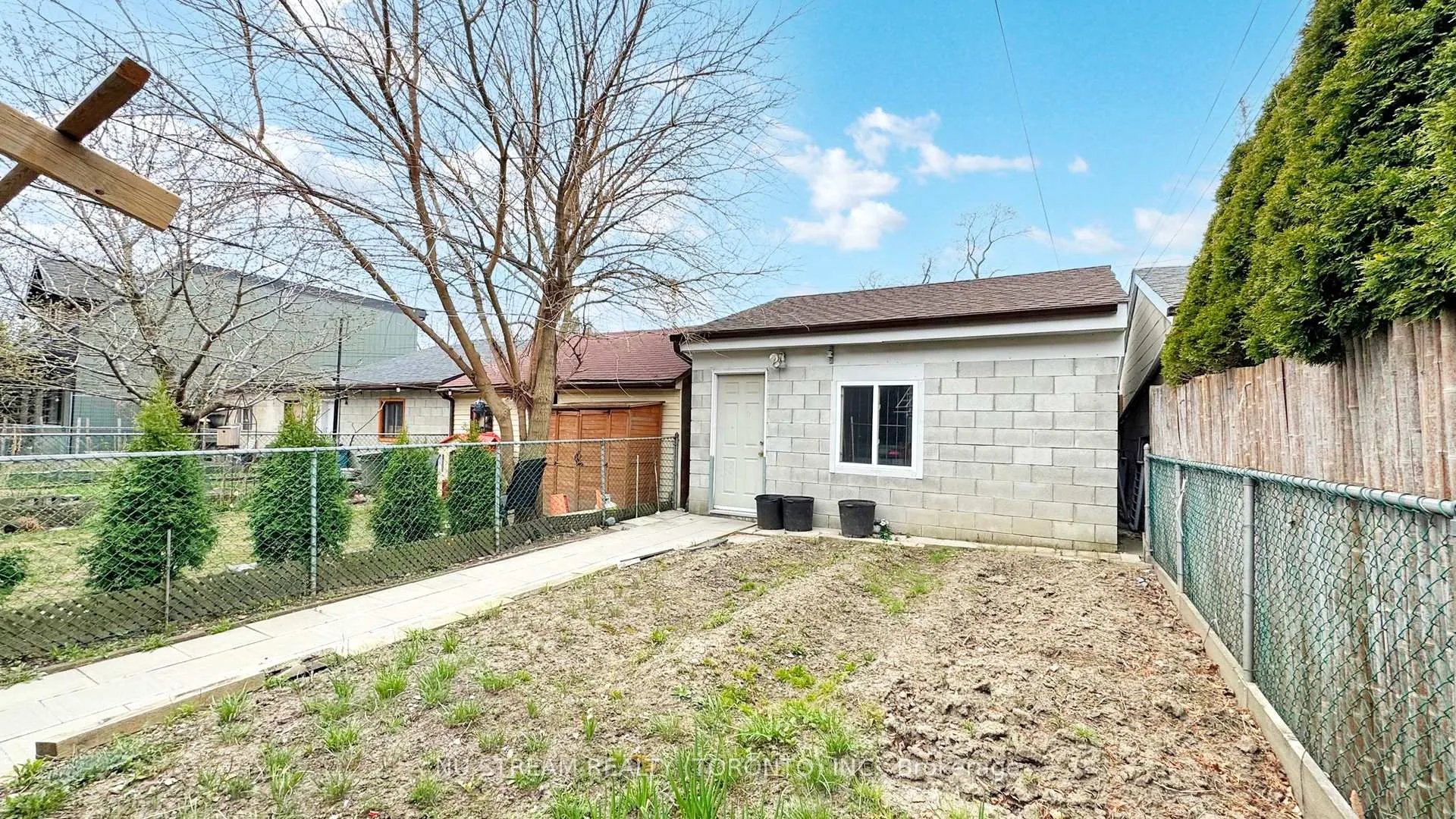 Photo 28 of 1040 Ossington Avenue, Toronto, Dovercourt-Wallace Emerson-Junction — HOMEH