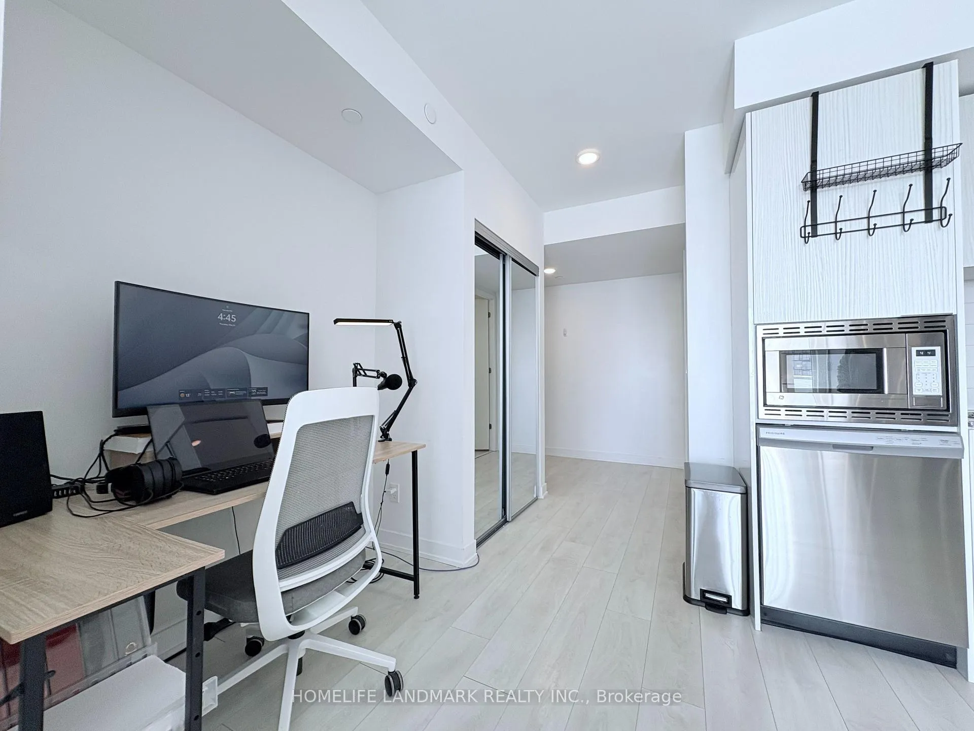 Photo 13 of Unit 2001, 501 Yonge Street, Toronto, Church-Yonge Corridor — HOMEH