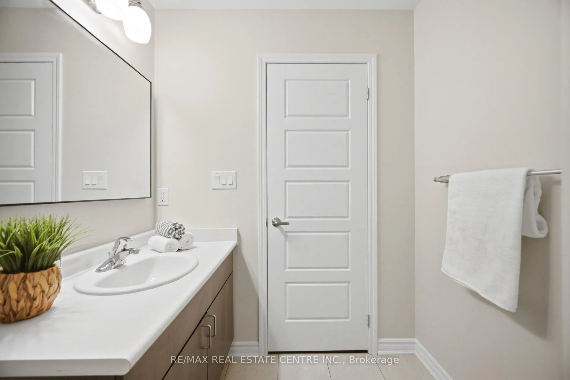 Photo 27 of Unit 57, 1000 Asleton Boulevard, Milton, Willmott — HOMEH