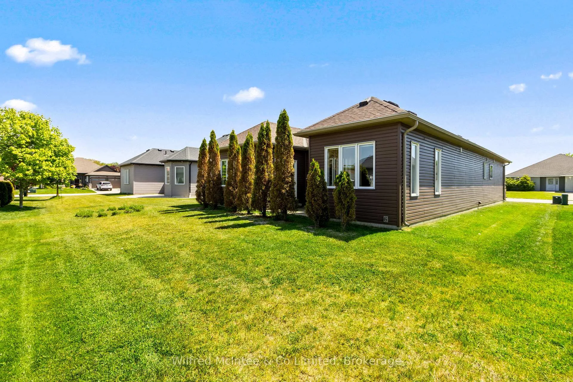 Photo 5 of 524 Stornoway, Huron-Kinloss — HOMEH