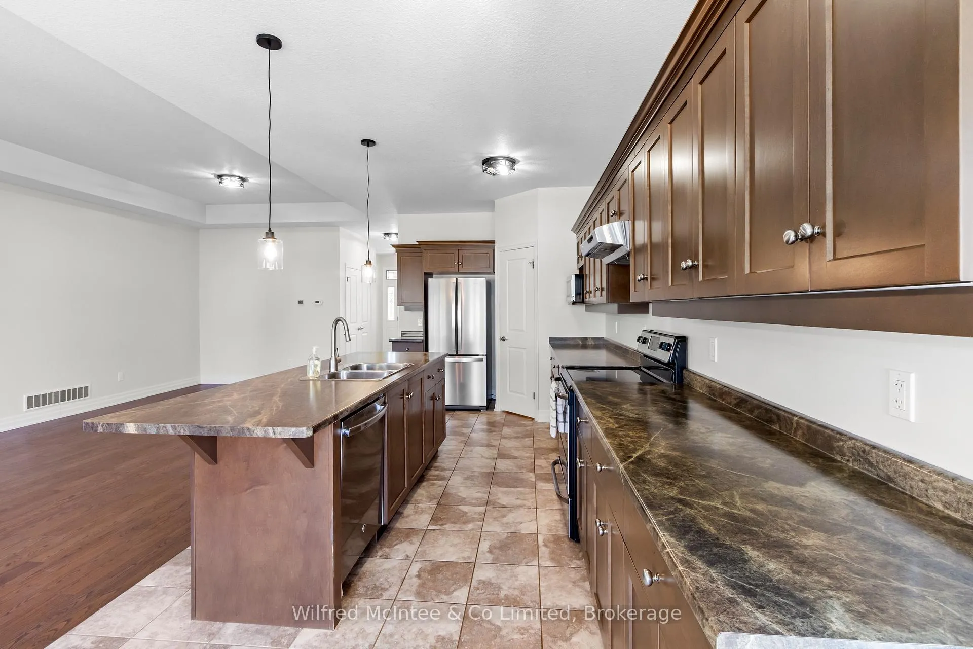 Photo 14 of 524 Stornoway, Huron-Kinloss — HOMEH