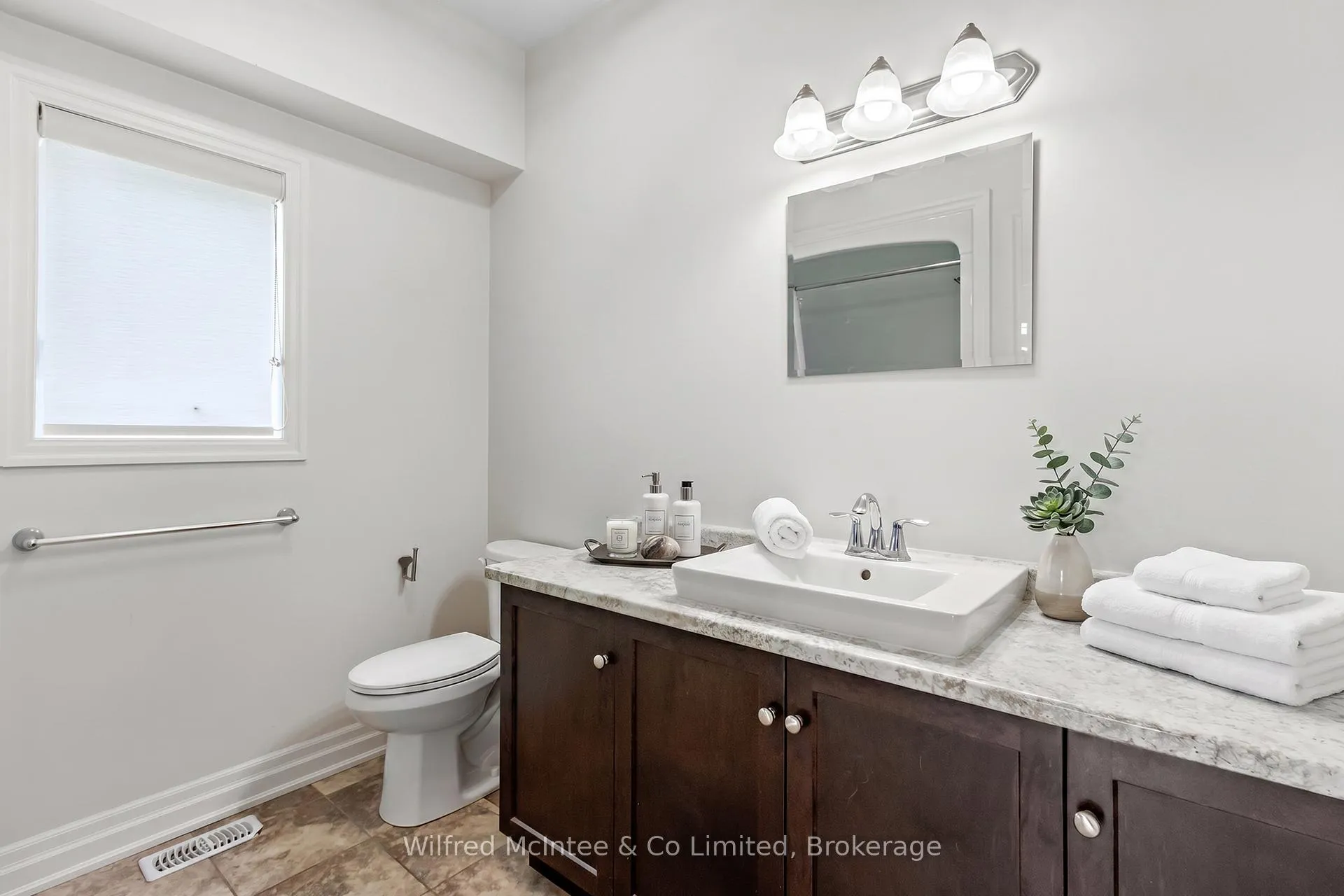 Photo 27 of 524 Stornoway, Huron-Kinloss — HOMEH