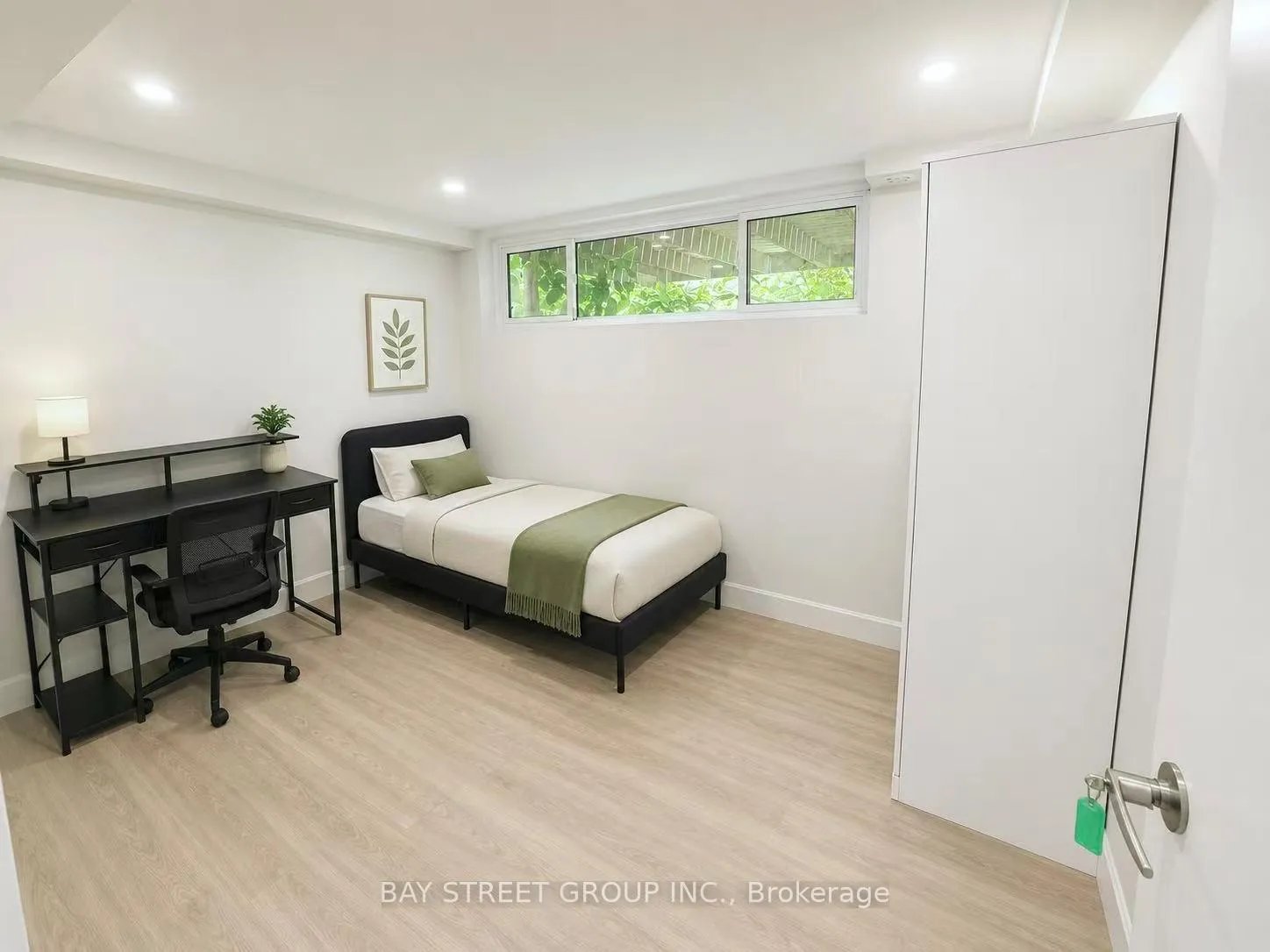 Photo 6 of Unit #2, 69 Blythwood Road N, Waterloo — HOMEH