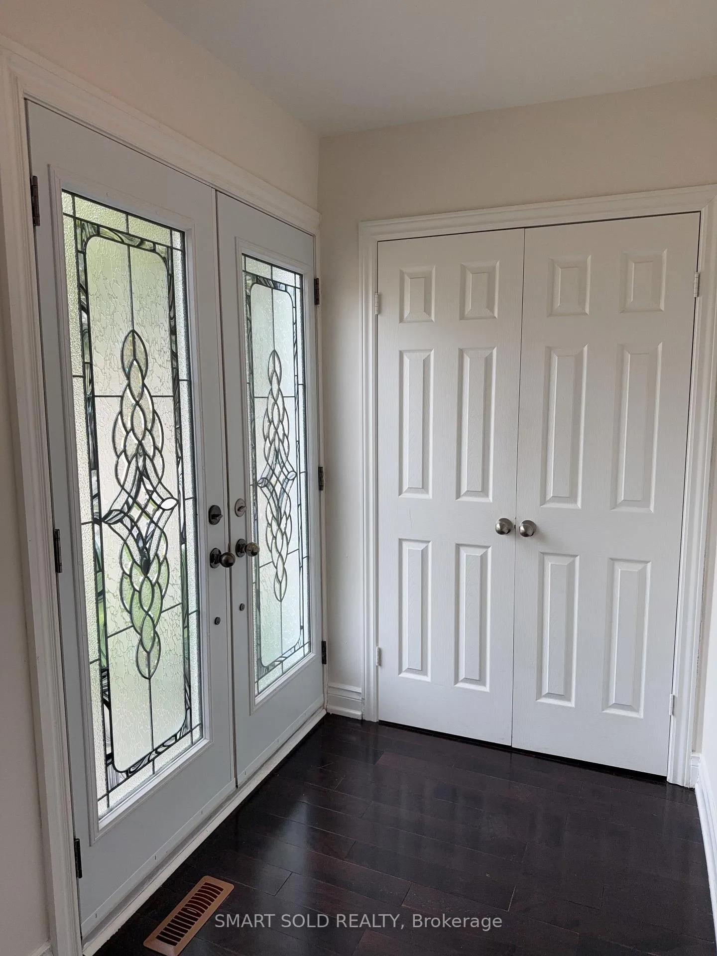 Photo 2 of 1 Hammond Drive, Aurora, Aurora Heights — HOMEH