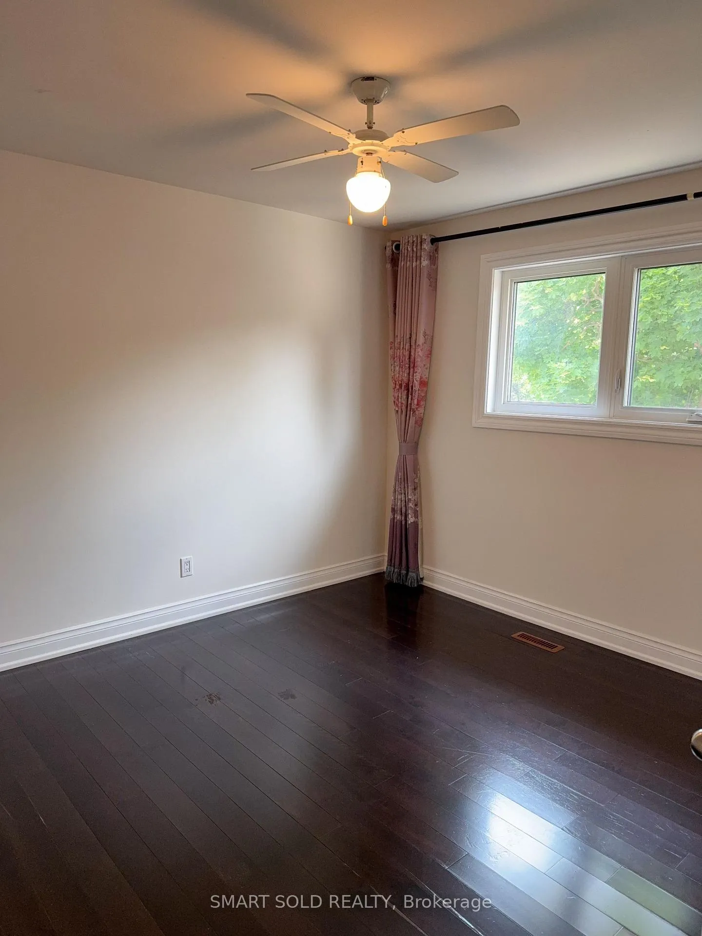 Photo 10 of 1 Hammond Drive, Aurora, Aurora Heights — HOMEH