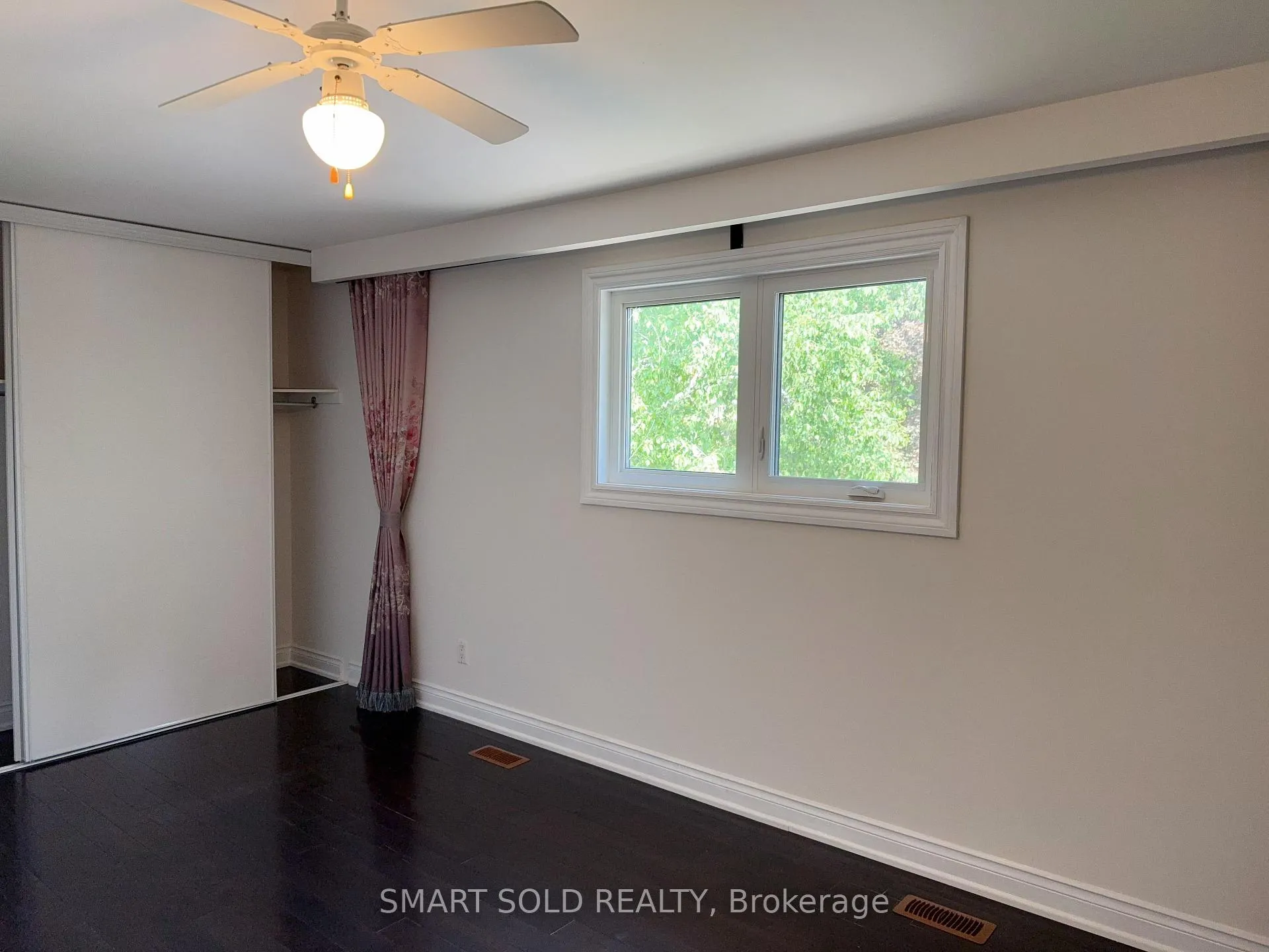 Photo 11 of 1 Hammond Drive, Aurora, Aurora Heights — HOMEH