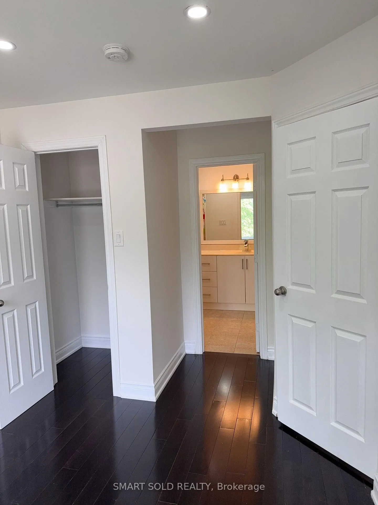 Photo 12 of 1 Hammond Drive, Aurora, Aurora Heights — HOMEH
