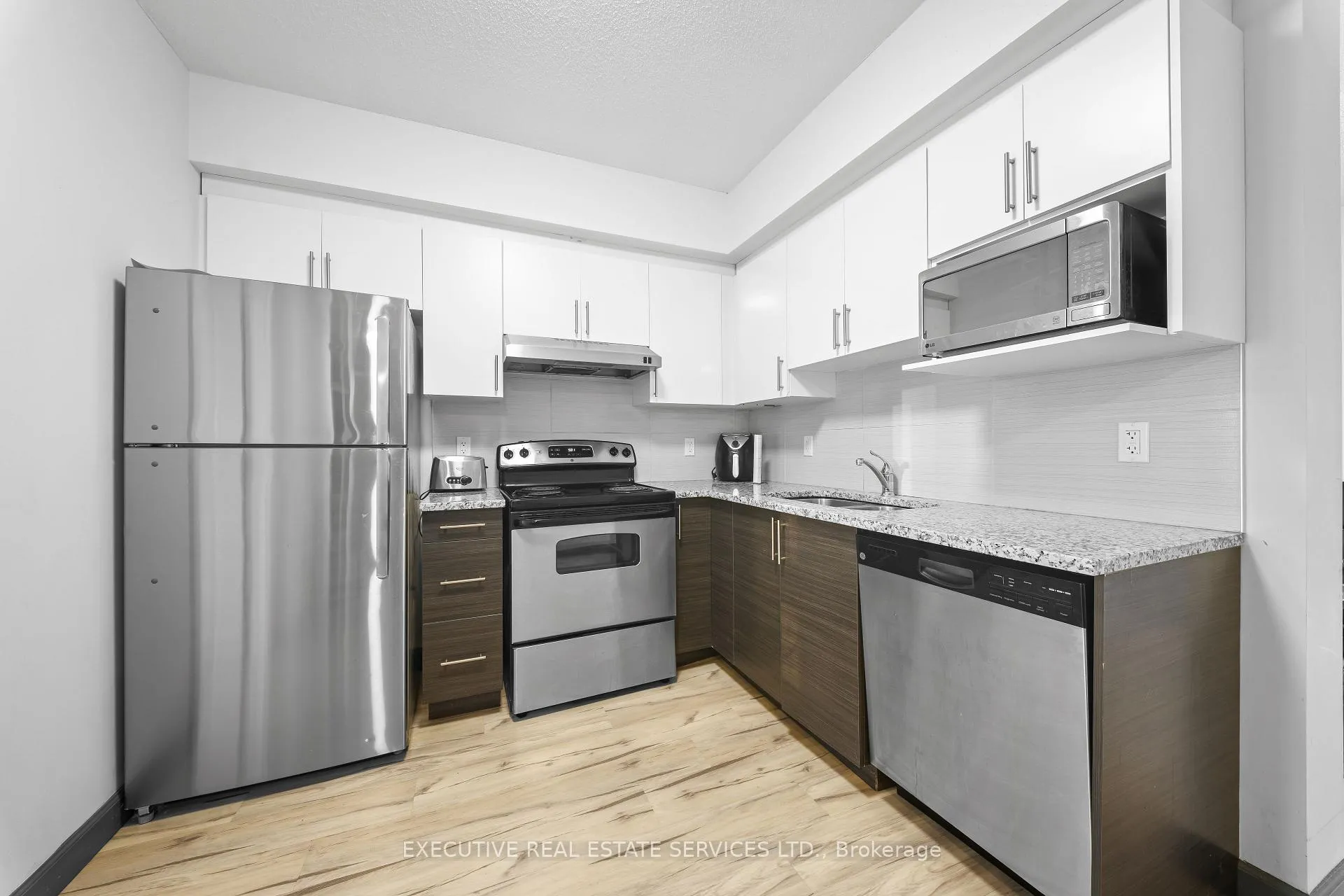 Photo 18 of Unit 2127, 258B Sunview Street, Waterloo, Beechwood/University — HOMEH