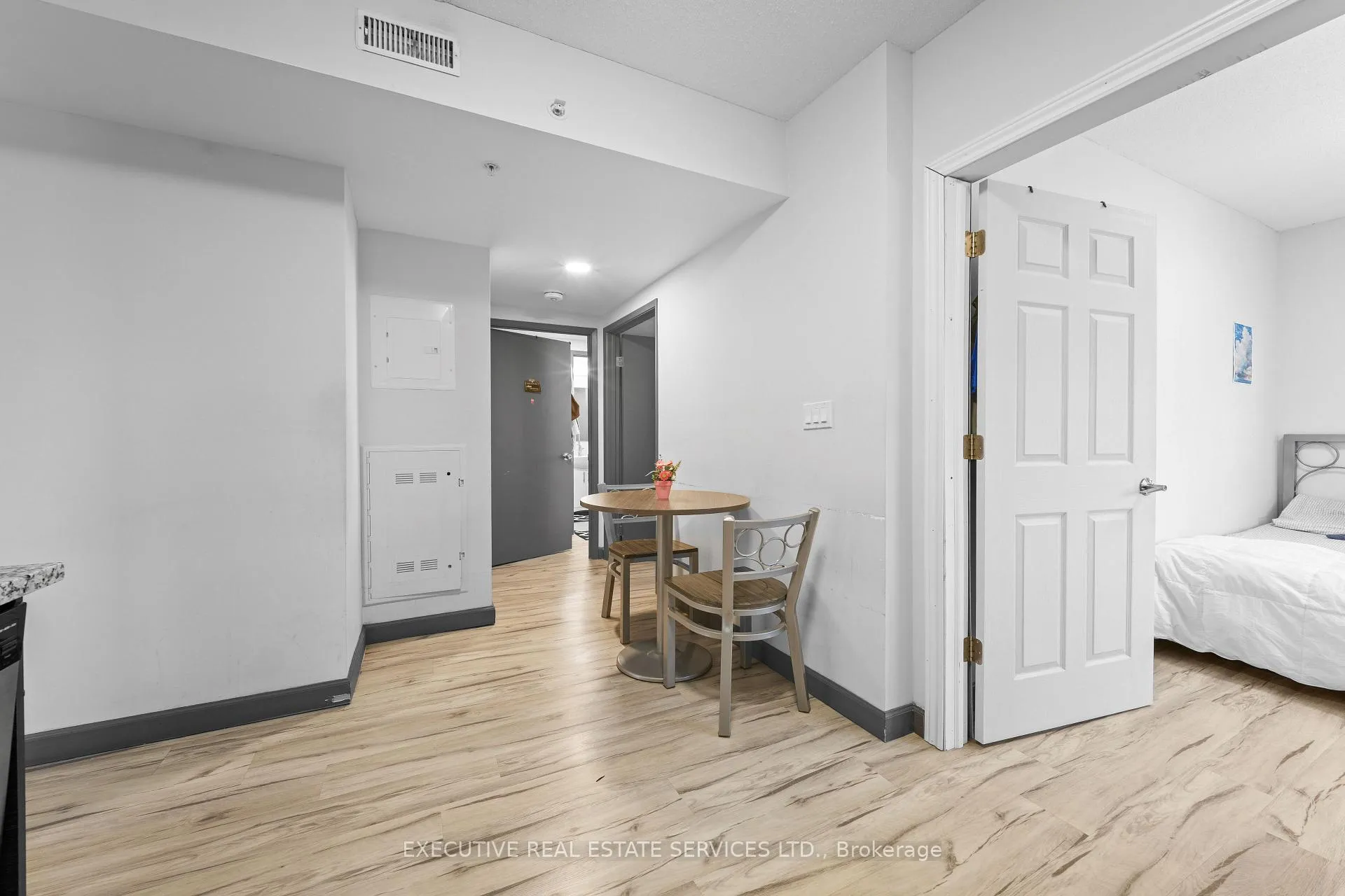 Photo 19 of Unit 2127, 258B Sunview Street, Waterloo, Beechwood/University — HOMEH