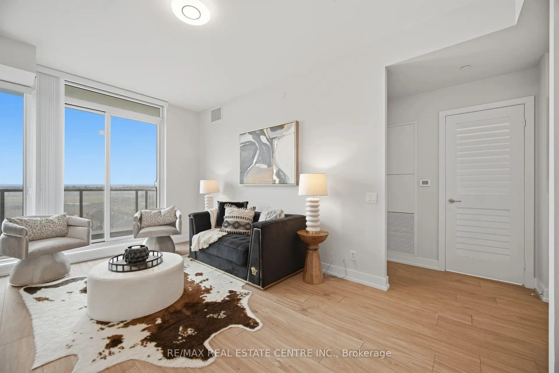 Photo 6 of Unit 901, 215 Veterans Drive, Brampton, Northwest Brampton — HOMEH