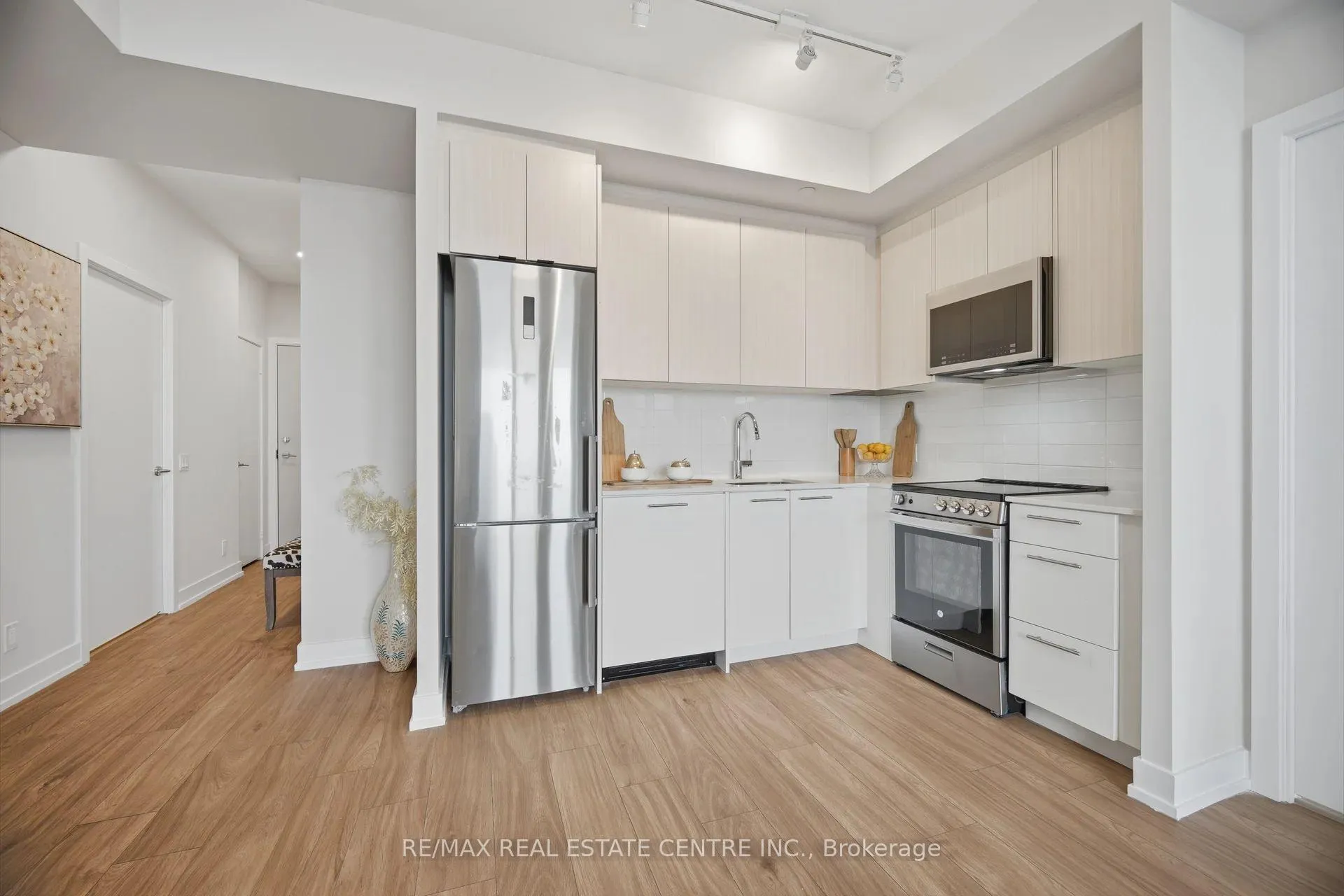 Photo 11 of Unit 901, 215 Veterans Drive, Brampton, Northwest Brampton — HOMEH