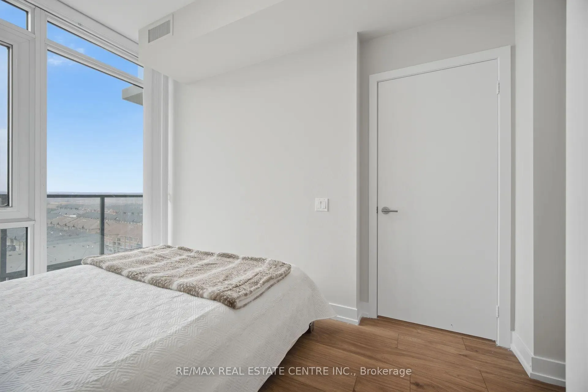 Photo 18 of Unit 901, 215 Veterans Drive, Brampton, Northwest Brampton — HOMEH