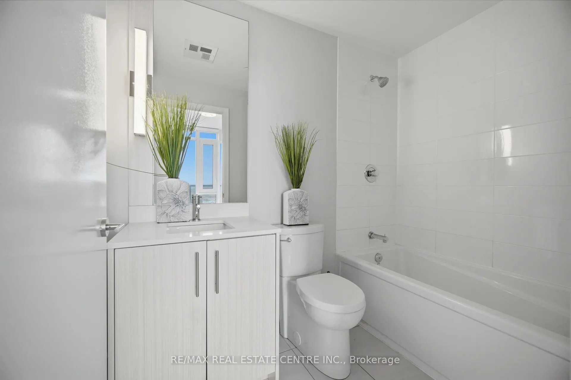 Photo 19 of Unit 901, 215 Veterans Drive, Brampton, Northwest Brampton — HOMEH