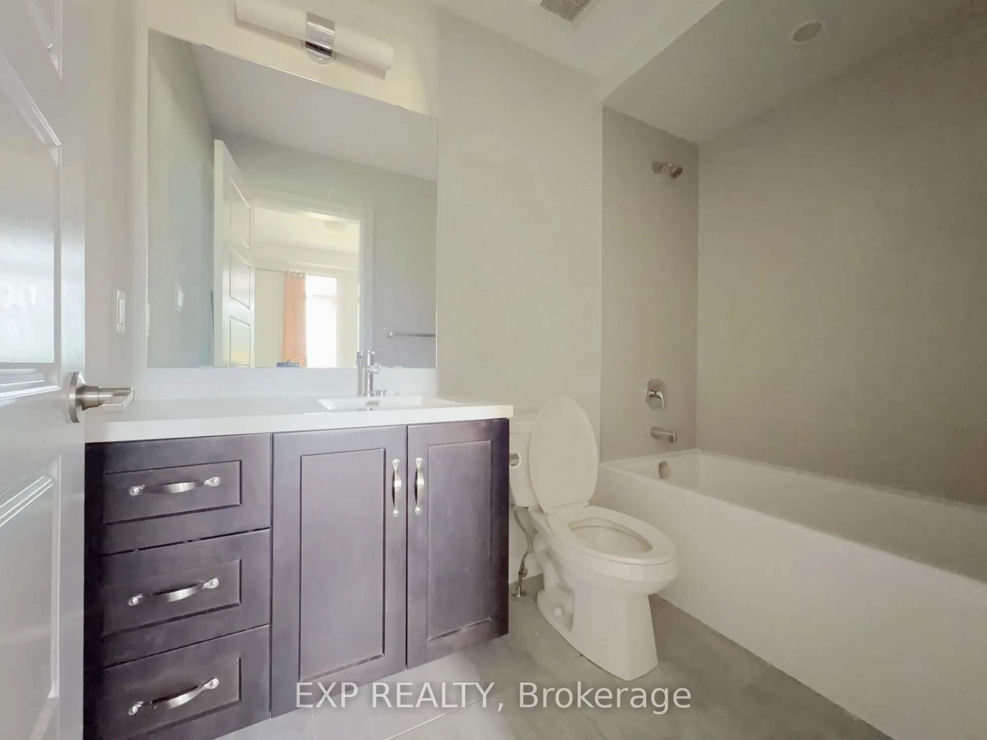 Photo 16 of Unit 2, 288 Glover Road, Hamilton, Fruitland — HOMEH