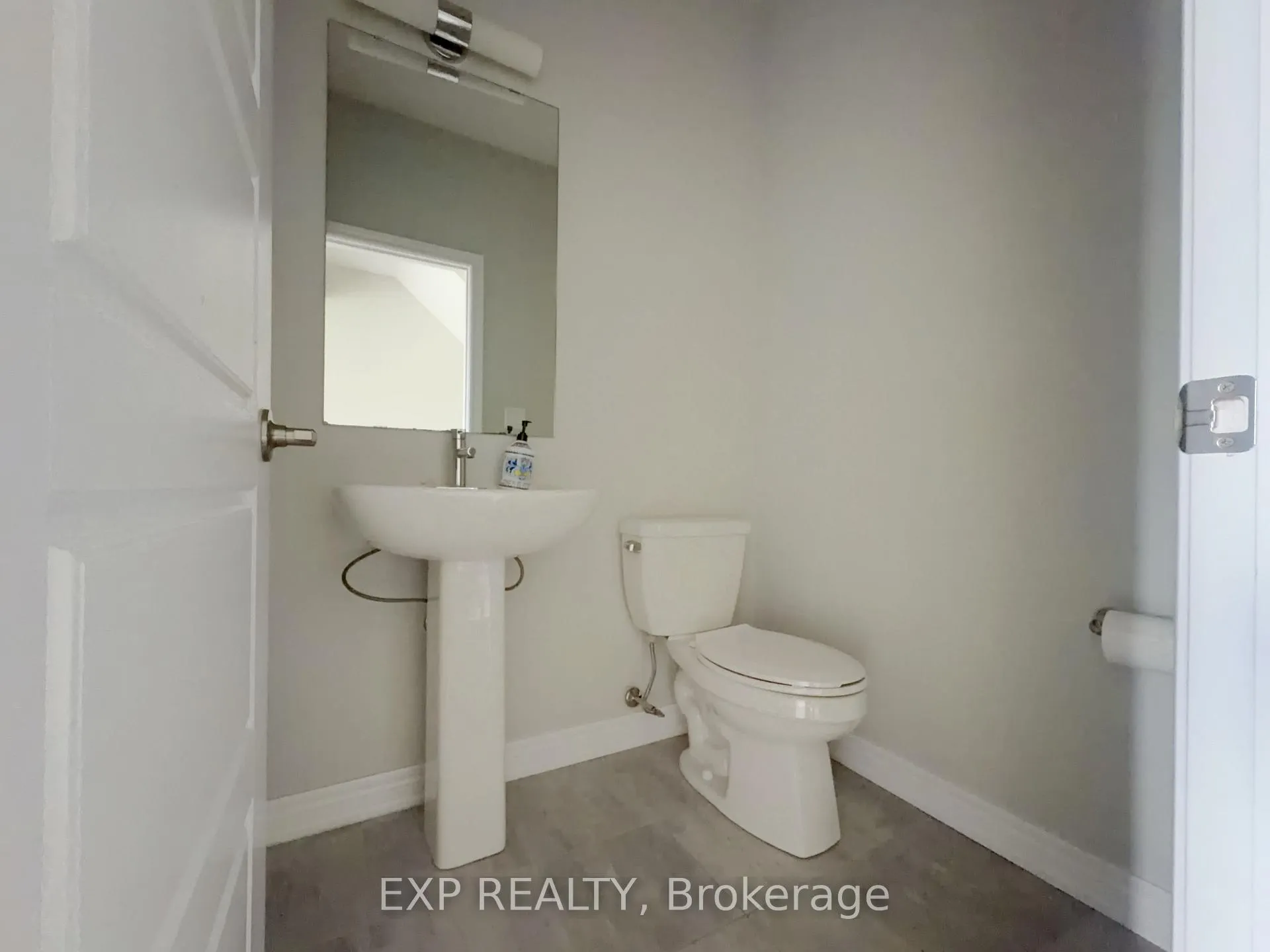 Photo 17 of Unit 2, 288 Glover Road, Hamilton, Fruitland — HOMEH
