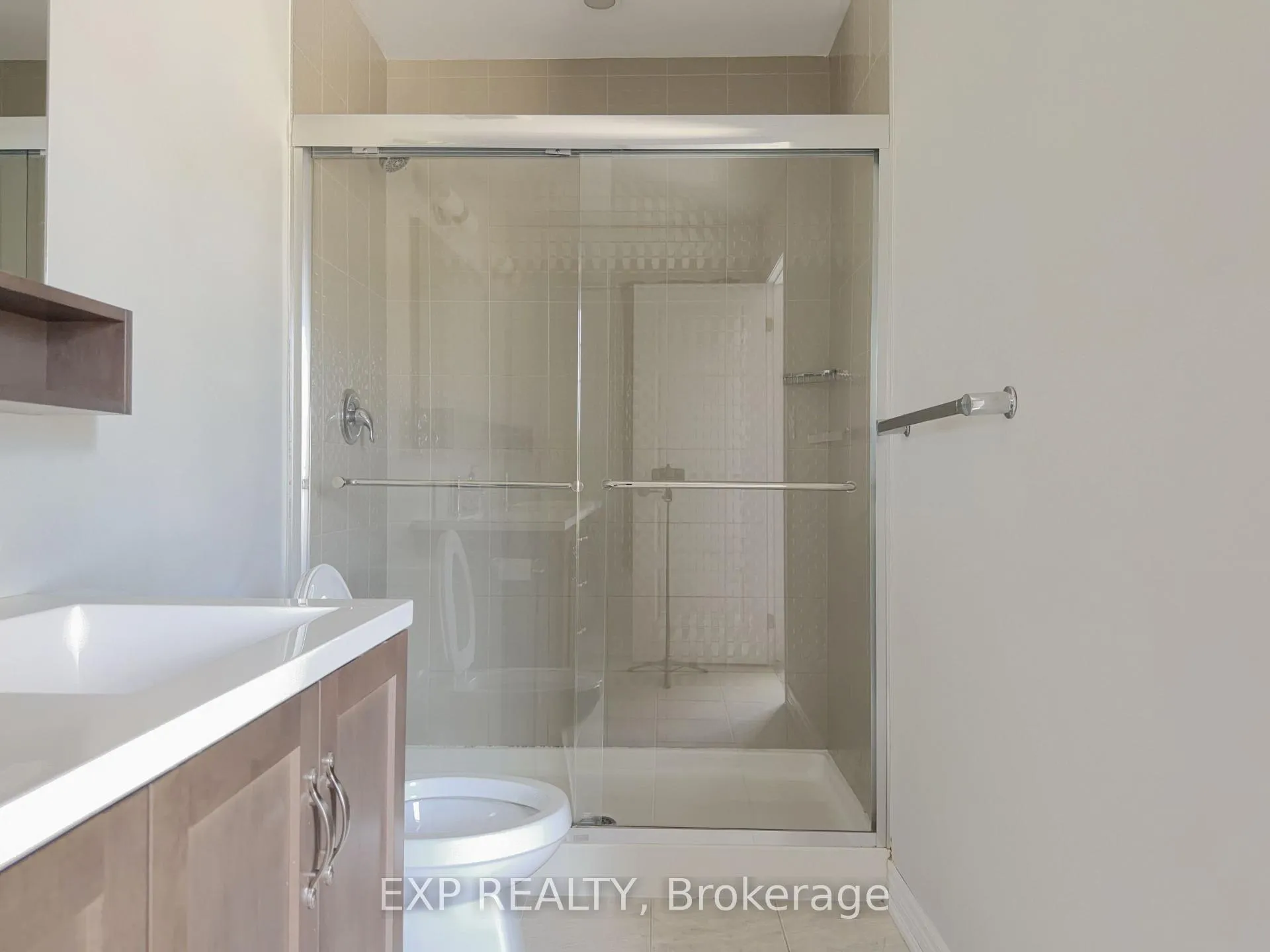 Photo 19 of Unit 2, 288 Glover Road, Hamilton, Fruitland — HOMEH