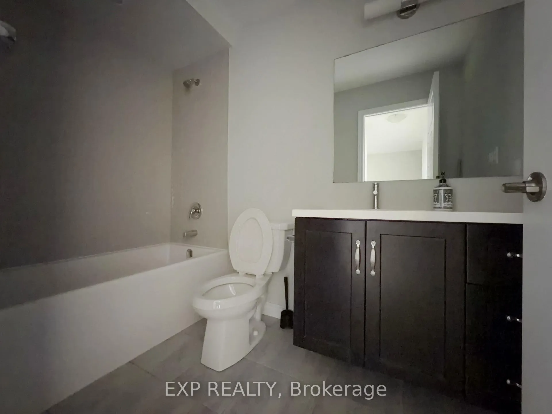 Photo 23 of Unit 2, 288 Glover Road, Hamilton, Fruitland — HOMEH