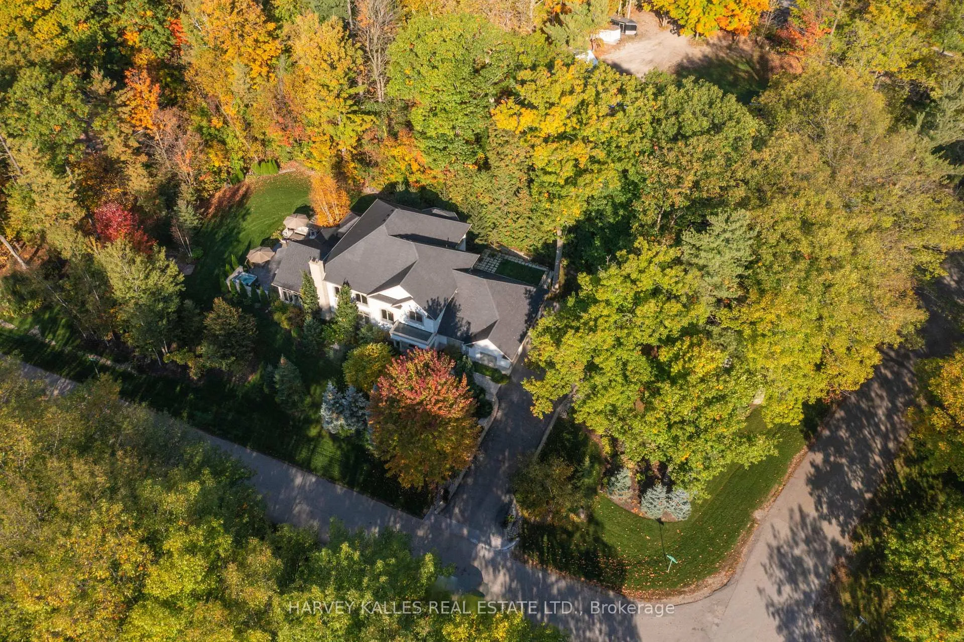 Photo 3 of 6 Georgina Drive, Barrie, North Shore — HOMEH